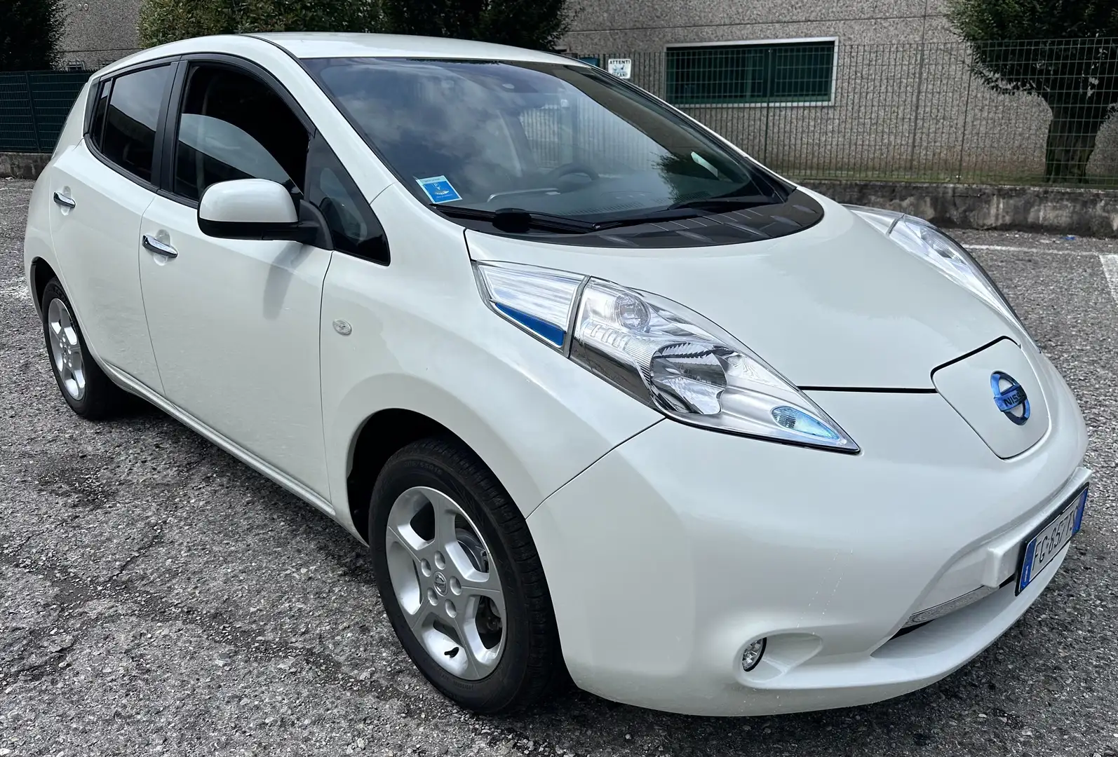 Nissan Leaf Tekna 30kWh - 109cv - 160Km Autonomia Max Biały - 1