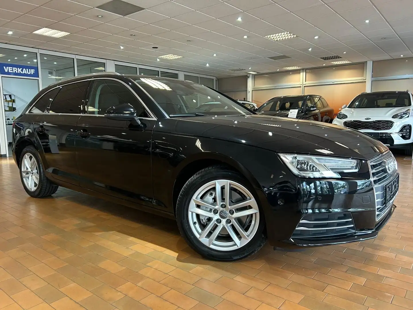 Audi A4 Avant sport Noir - 2