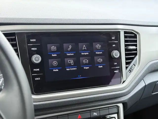 Volkswagen T-Roc view 13
