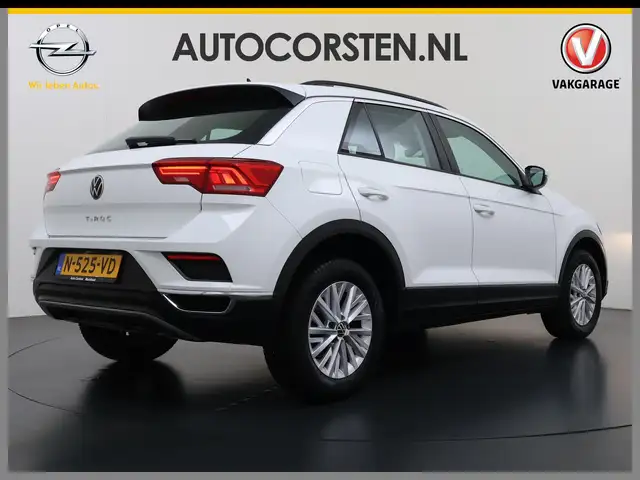 Volkswagen T-Roc view 5