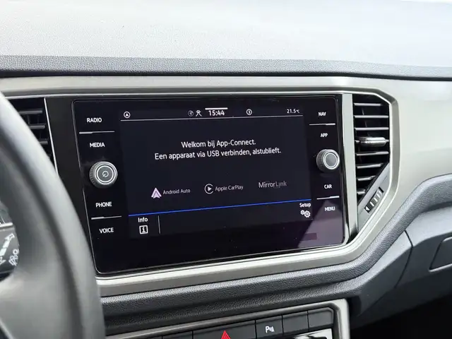 Volkswagen T-Roc view 12