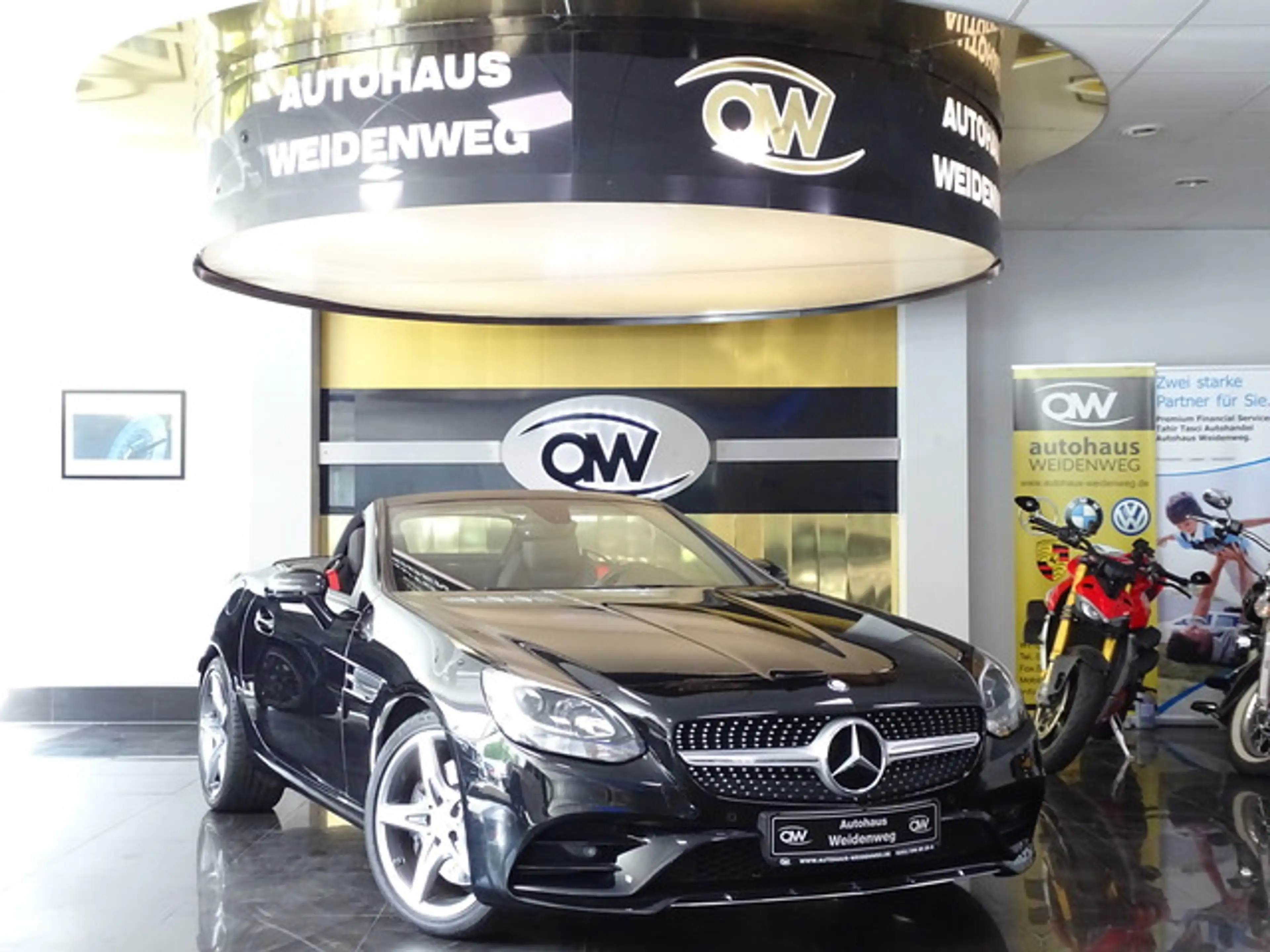 Mercedes-Benz SLC 200 AMG Pano Leder LED Navi Airs.erst30942KM
