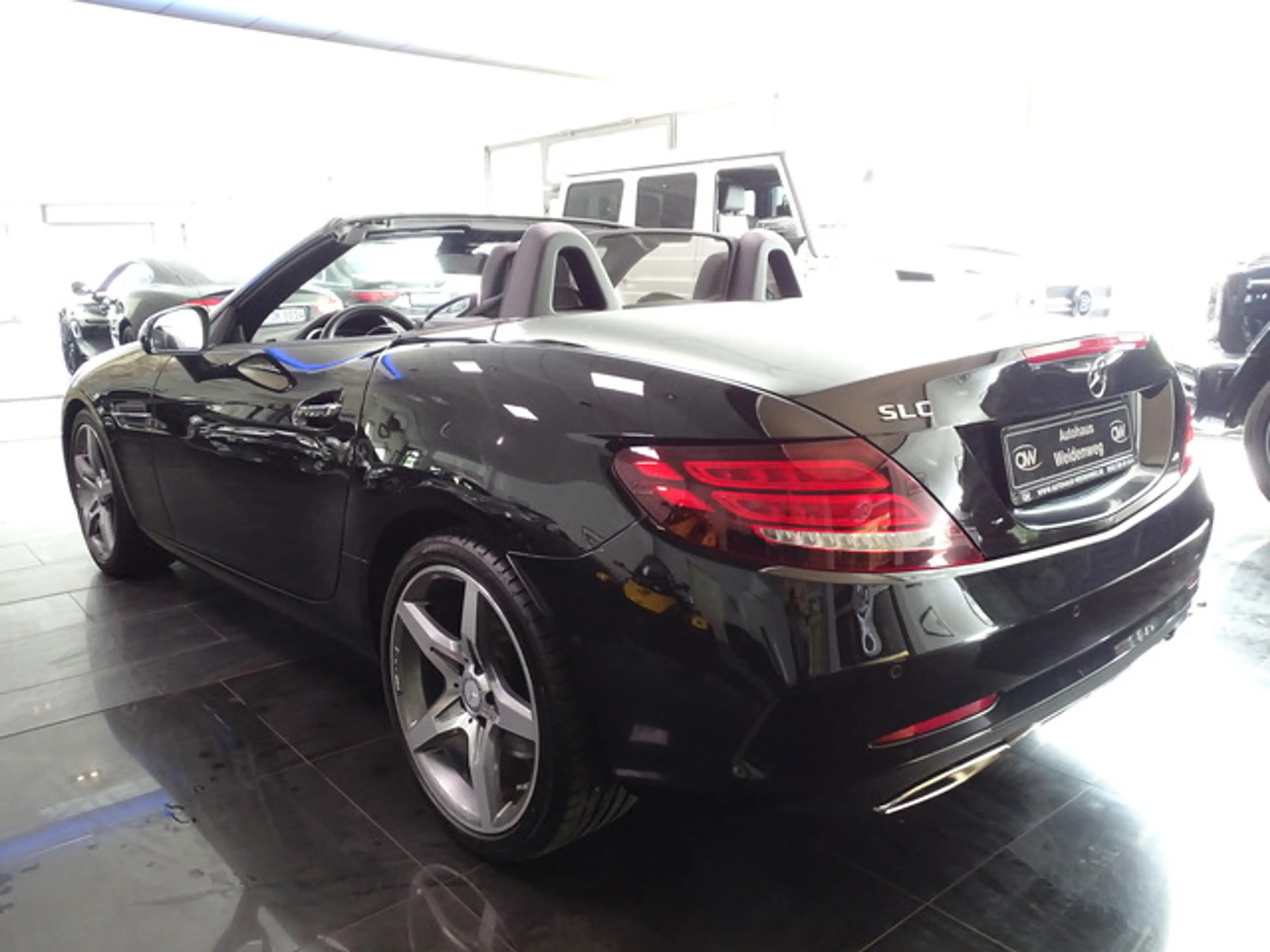 Mercedes-Benz SLC 200 AMG Pano Leder LED Navi Airs.erst30942KM — photo 8