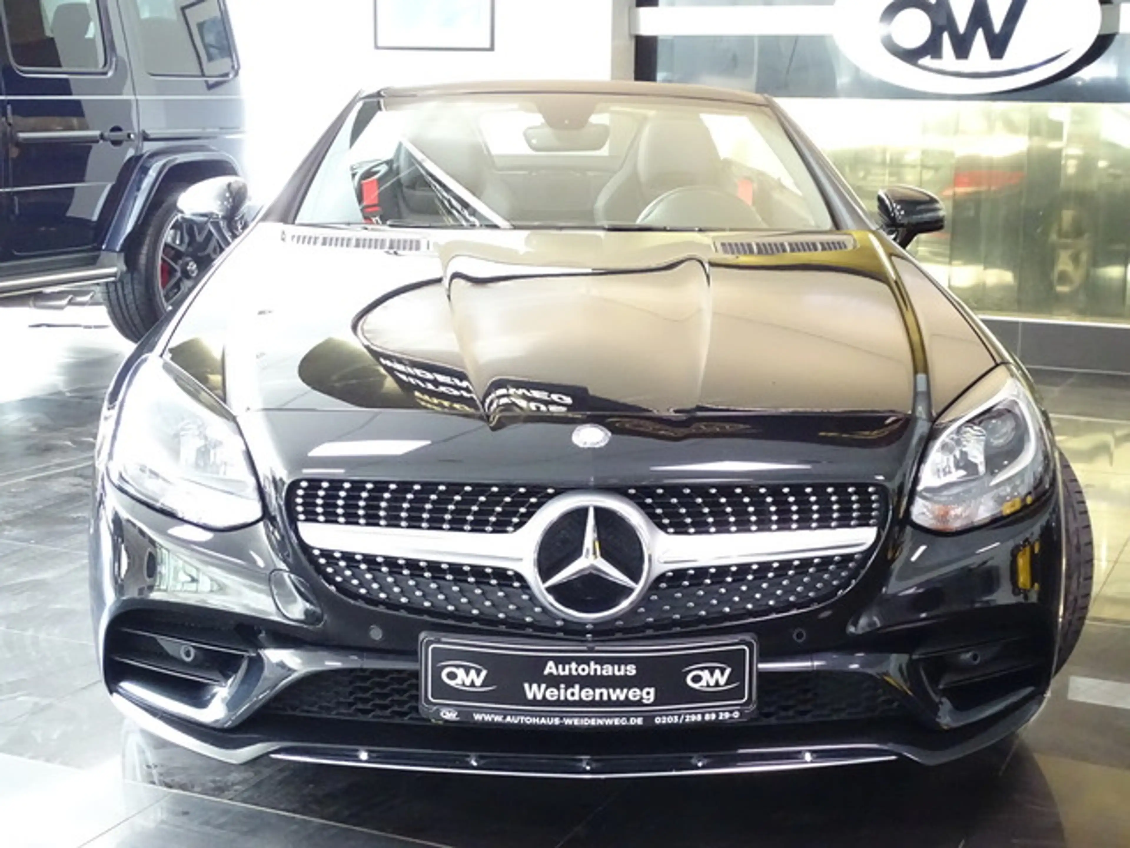 Mercedes-Benz SLC 200 AMG Pano Leder LED Navi Airs.erst30942KM — photo 6