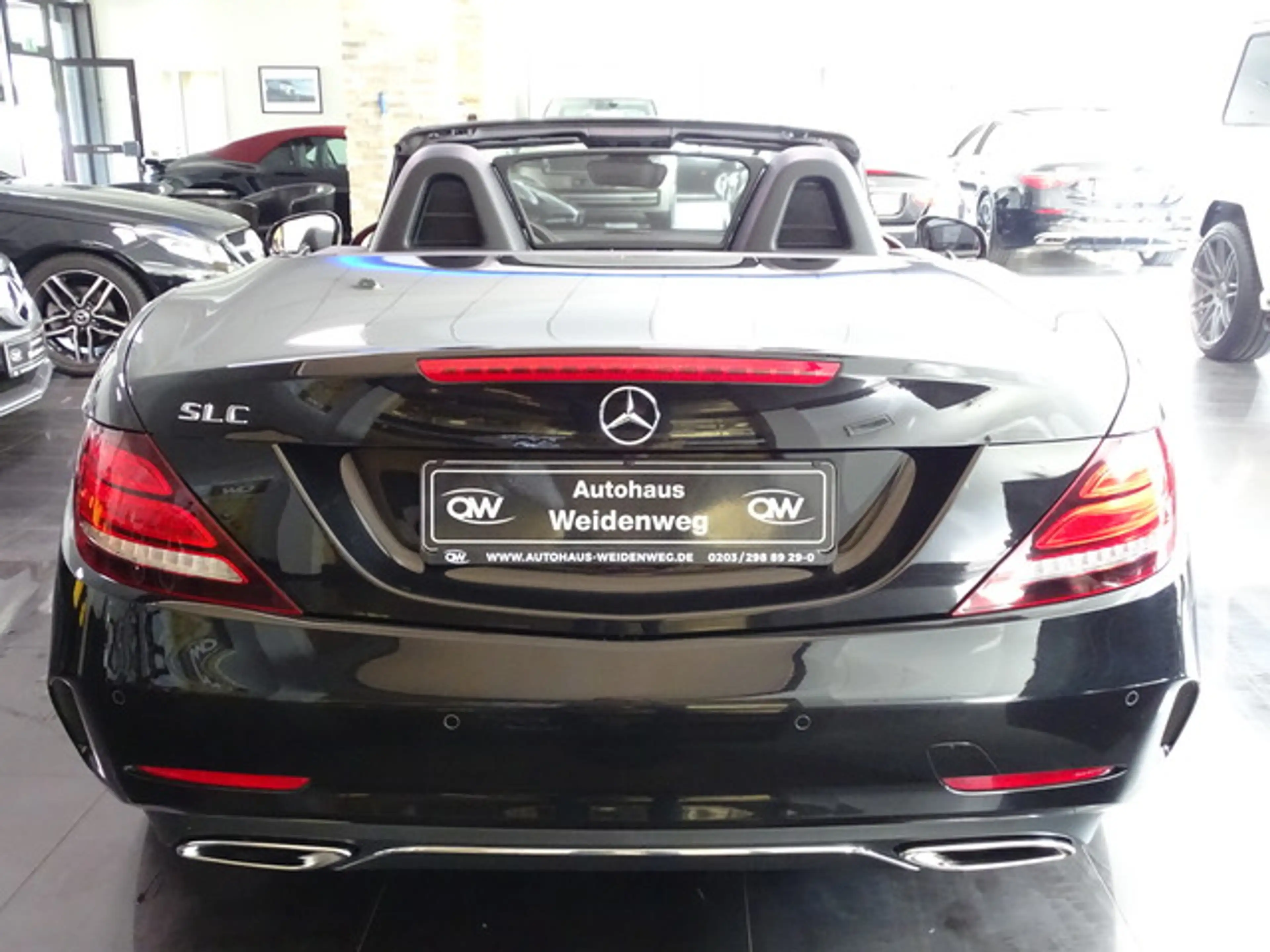 Mercedes-Benz SLC 200 AMG Pano Leder LED Navi Airs.erst30942KM — photo 9