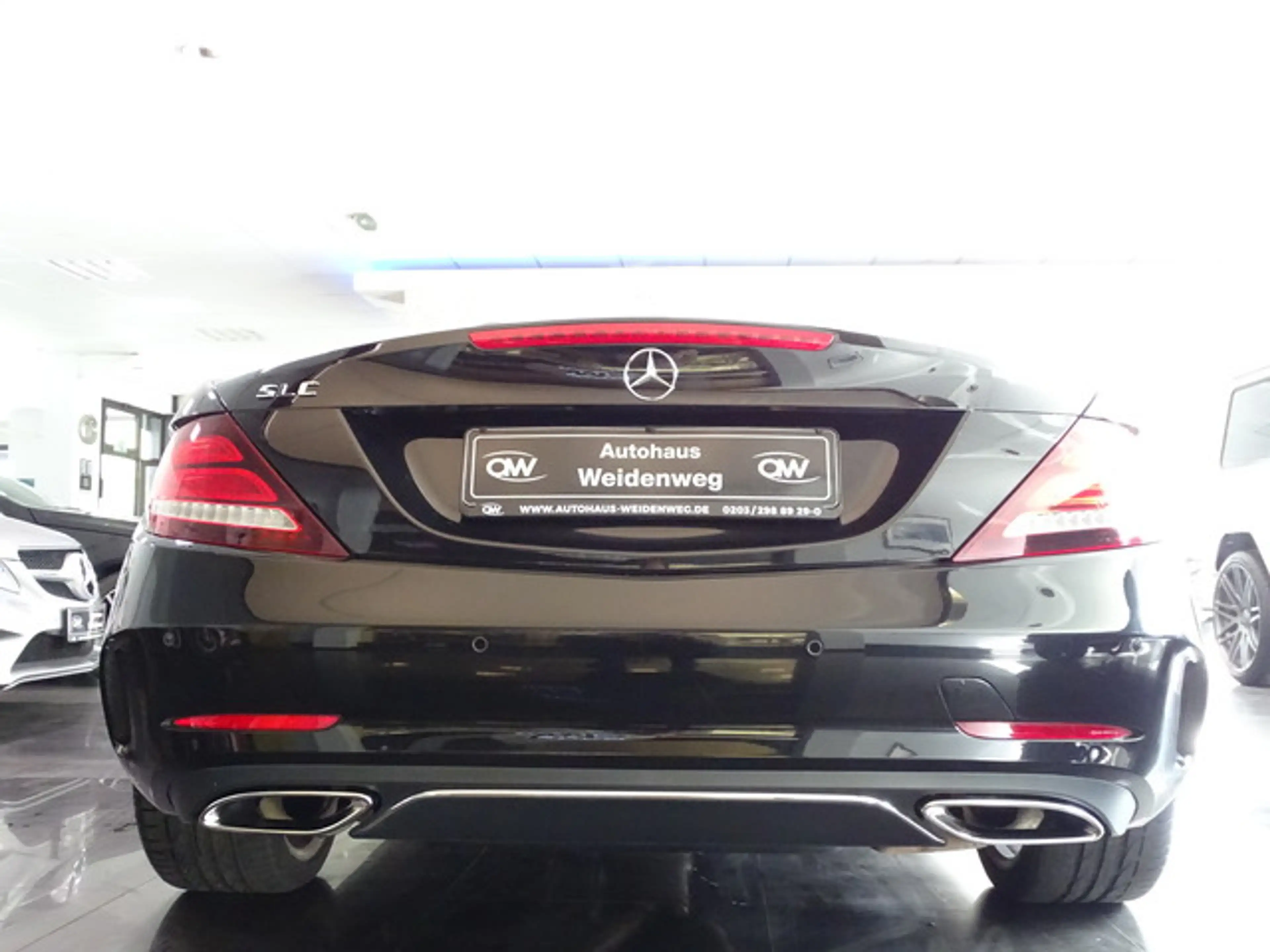 Mercedes-Benz SLC 200 AMG Pano Leder LED Navi Airs.erst30942KM — photo 10