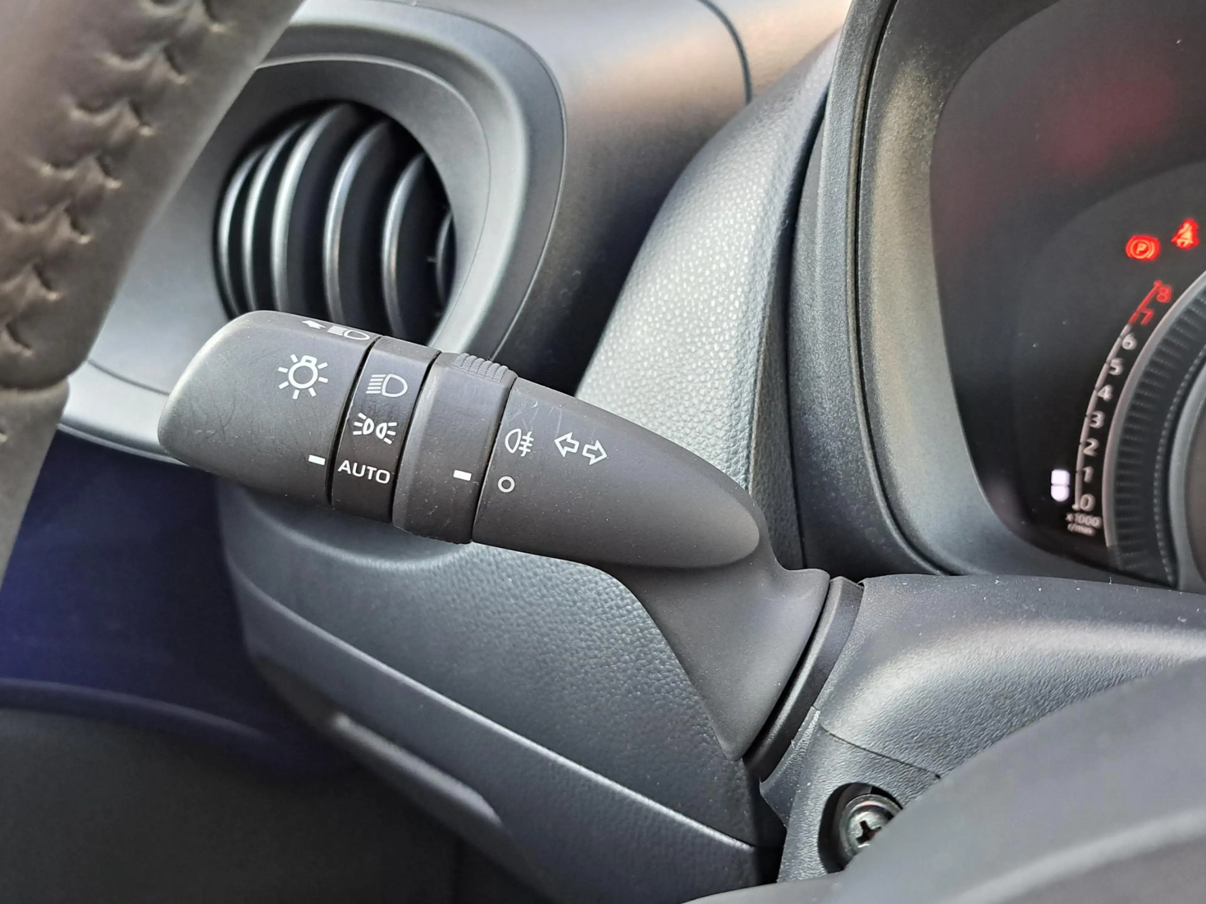 Toyota Aygo X Play METALLIC AIRCO CRUISE CONTROL APPLE/ANDROID — photo 13