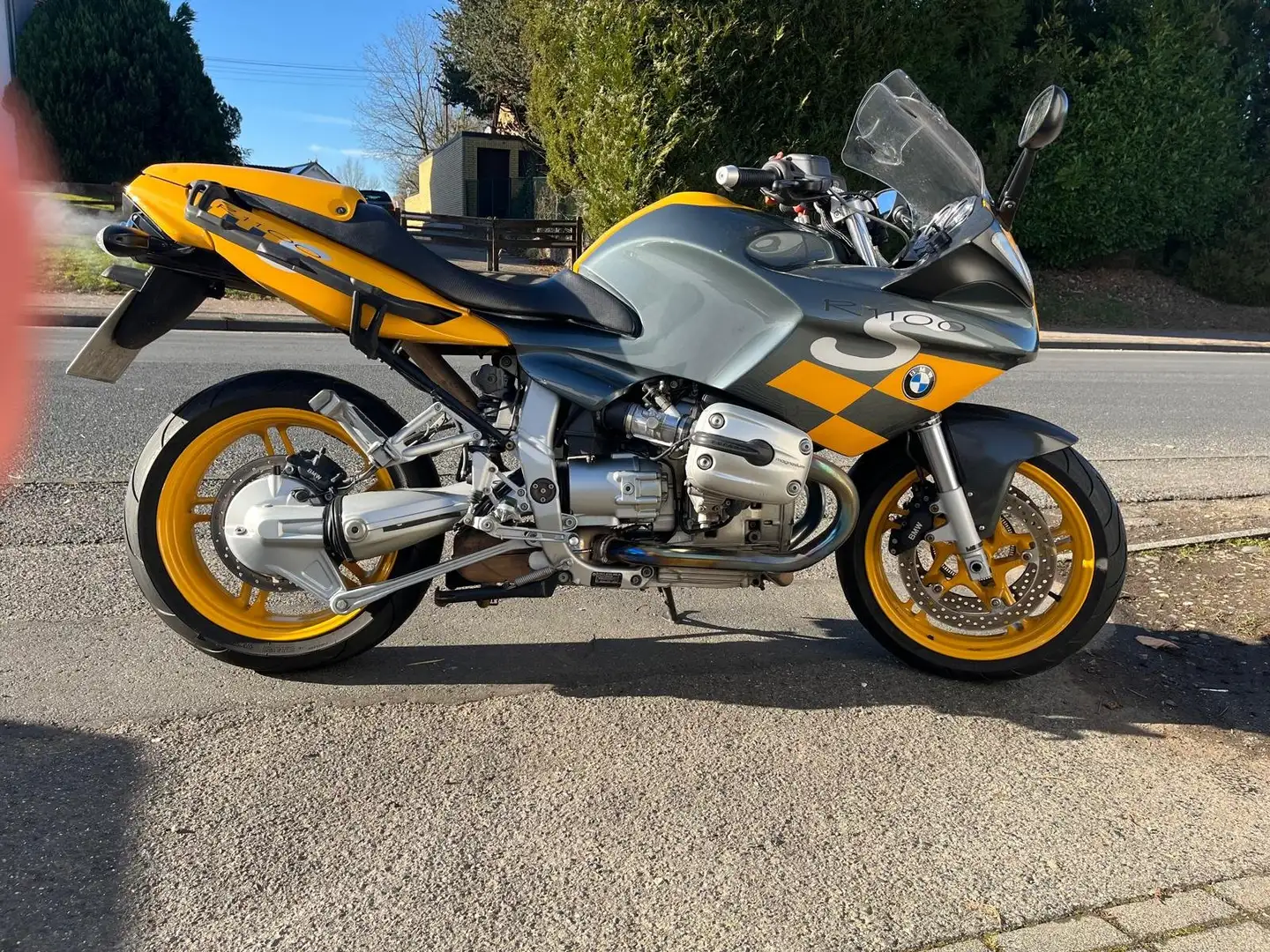 BMW R 1100 S Jaune - 1