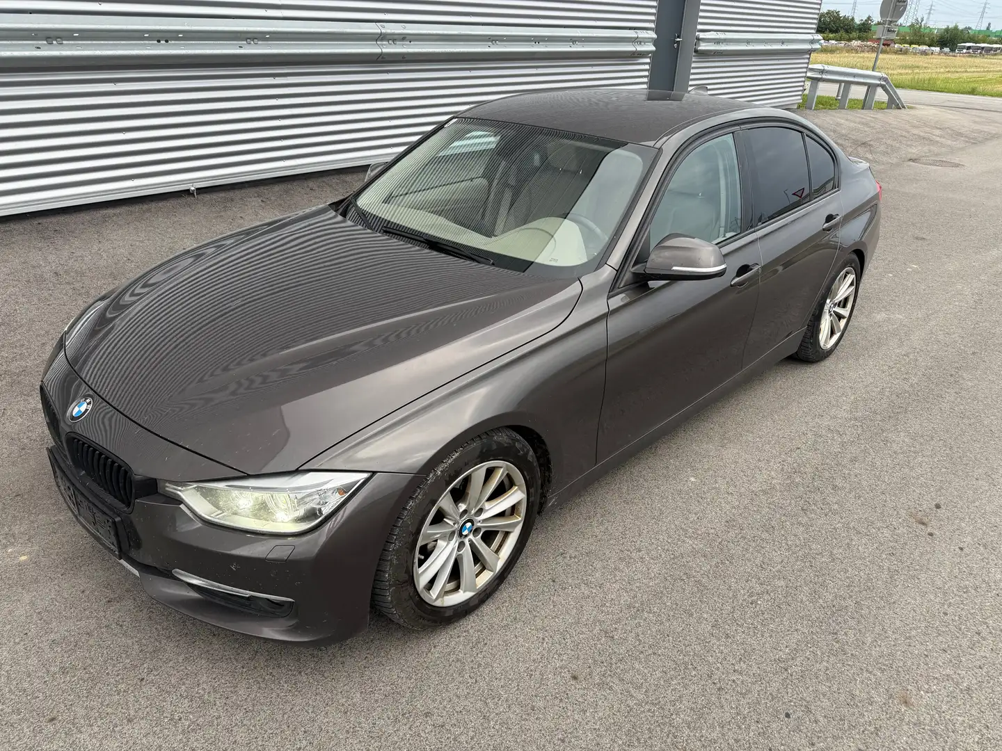 BMW 320 d xDrive Österreich-Paket Aut. ID:35 Brun - 1