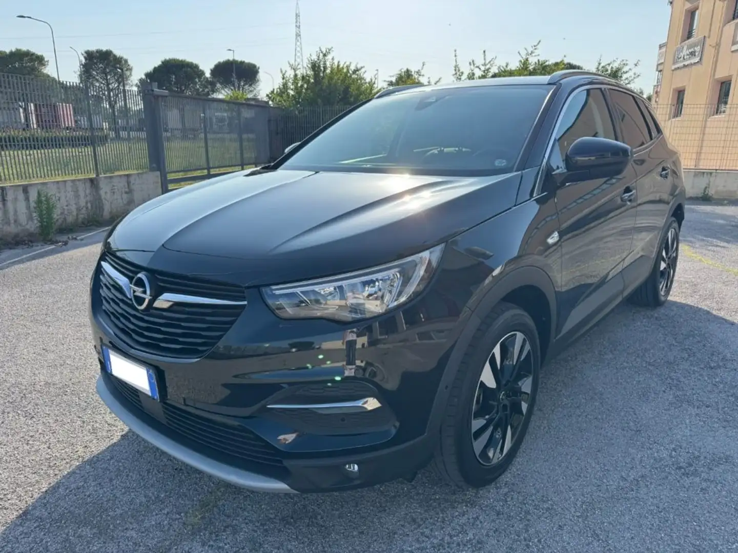 Opel Grandland X 1.6 d 120cv Ultimate km 80.000 Nero - 1