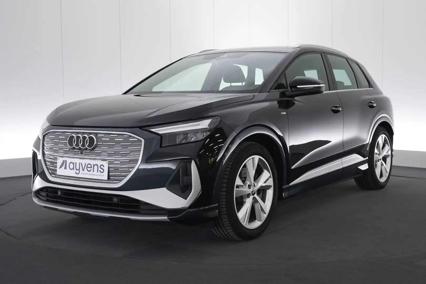 AUDI Q4