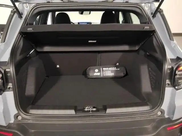 Jeep Avenger view 19