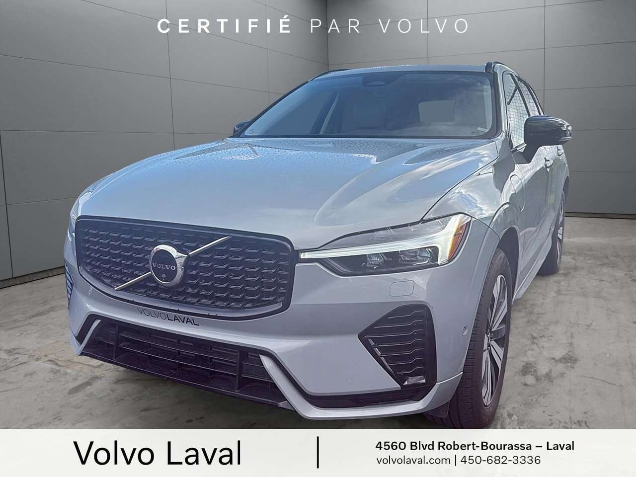 2025 Volvo XC60 Plus Dark Theme
