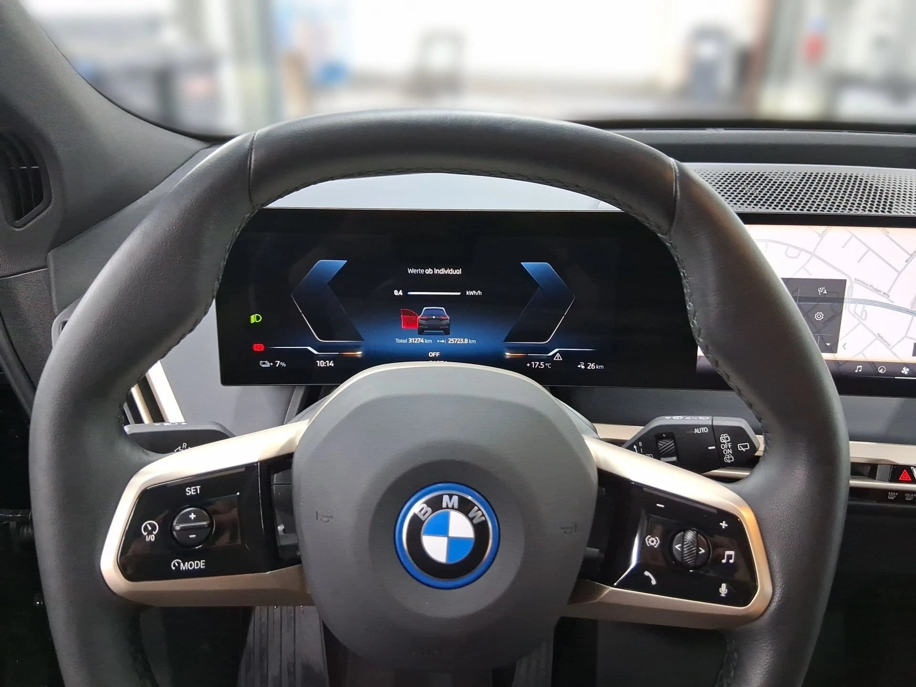 BMW iX xDrive40 AHK*Laser*Luftfeder*Pano*Suite*22" — photo 8