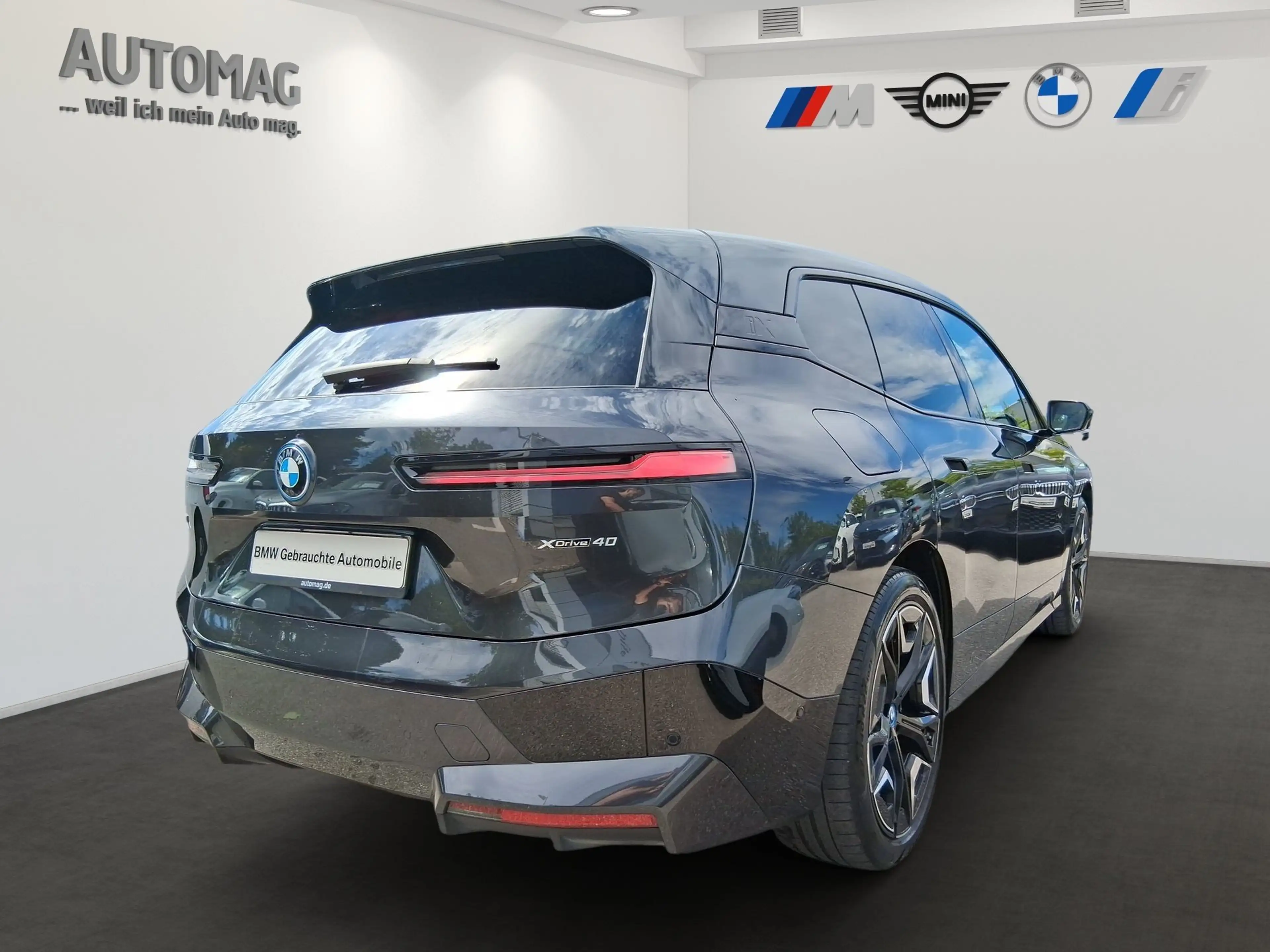 BMW iX xDrive40 AHK*Laser*Luftfeder*Pano*Suite*22" — photo 3