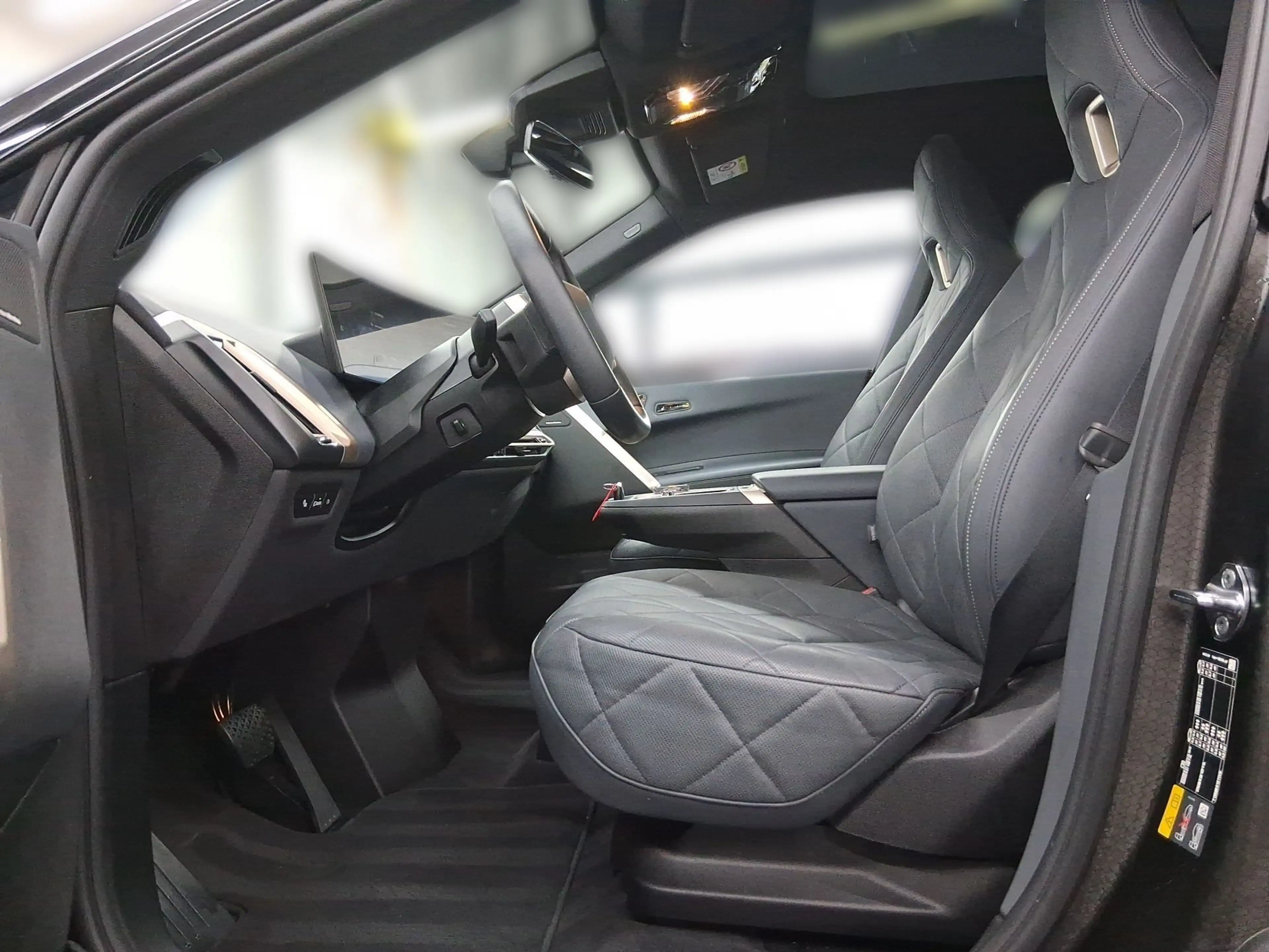 BMW iX xDrive40 AHK*Laser*Luftfeder*Pano*Suite*22" — photo 7