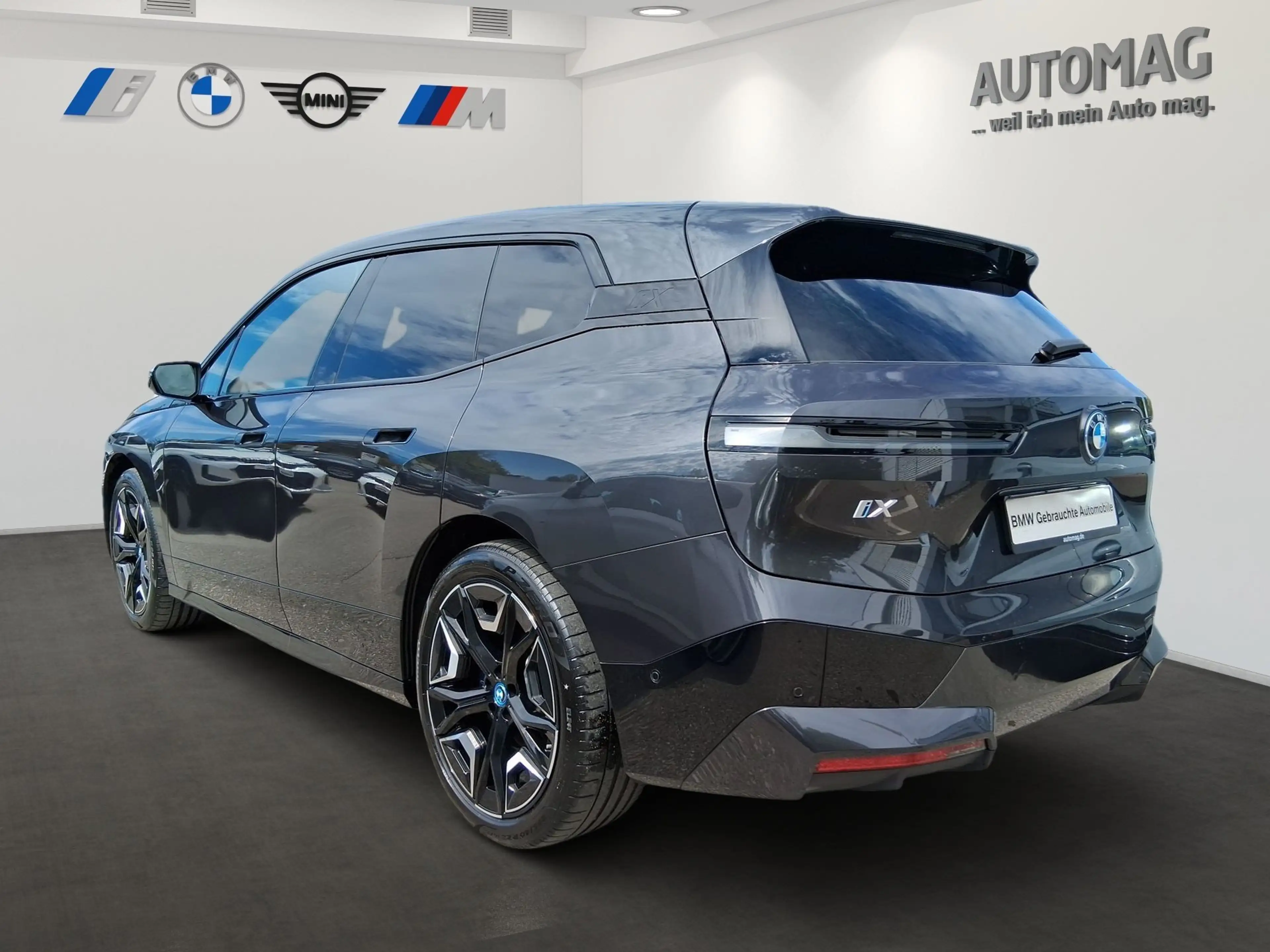 BMW iX xDrive40 AHK*Laser*Luftfeder*Pano*Suite*22" — photo 4