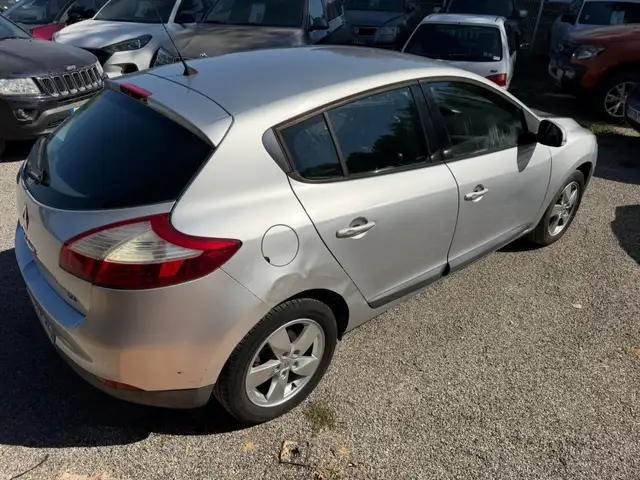 Renault Megane view 5