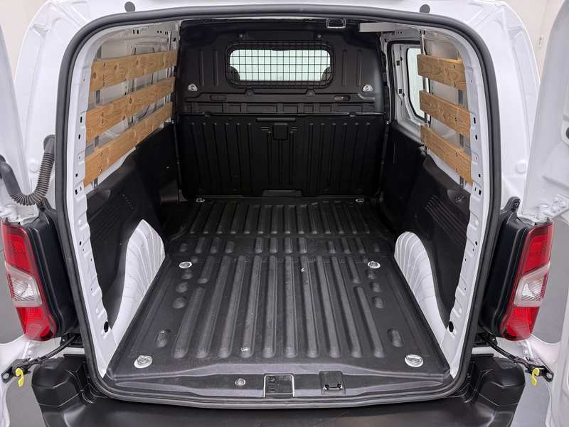 Peugeot Partner 1.2 PureTech Premium BPM VRIJ, Airco, Navigatie, C — photo 8
