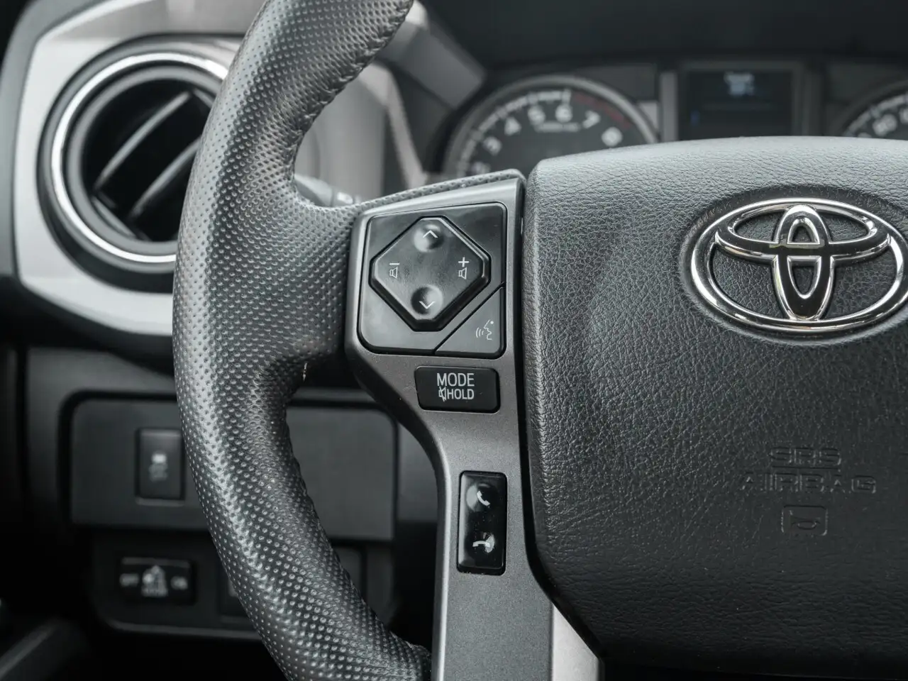 Toyota Tacoma снимка Toyota Tacoma