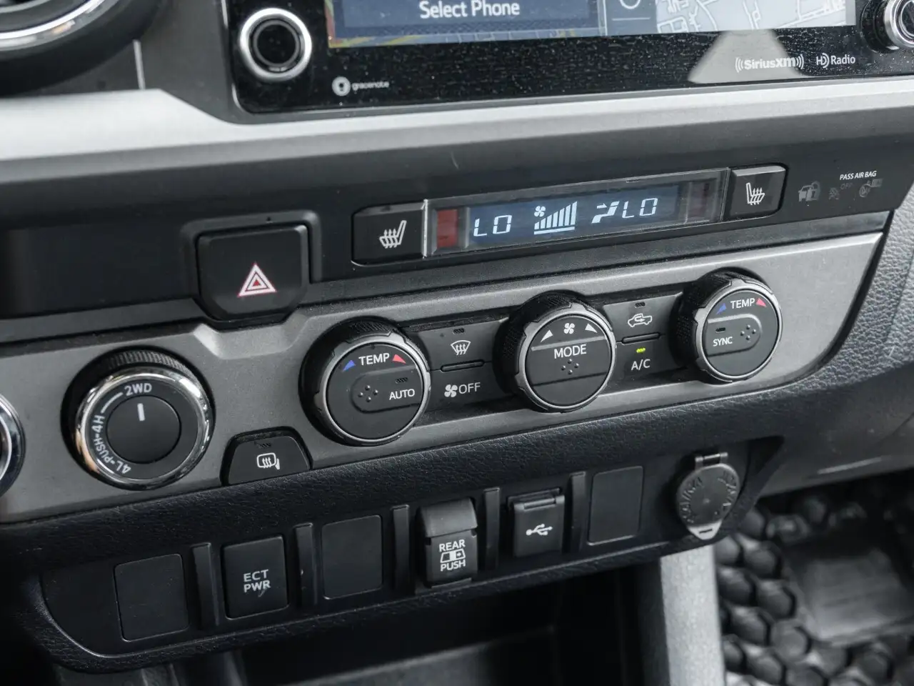 Toyota Tacoma снимка Toyota Tacoma