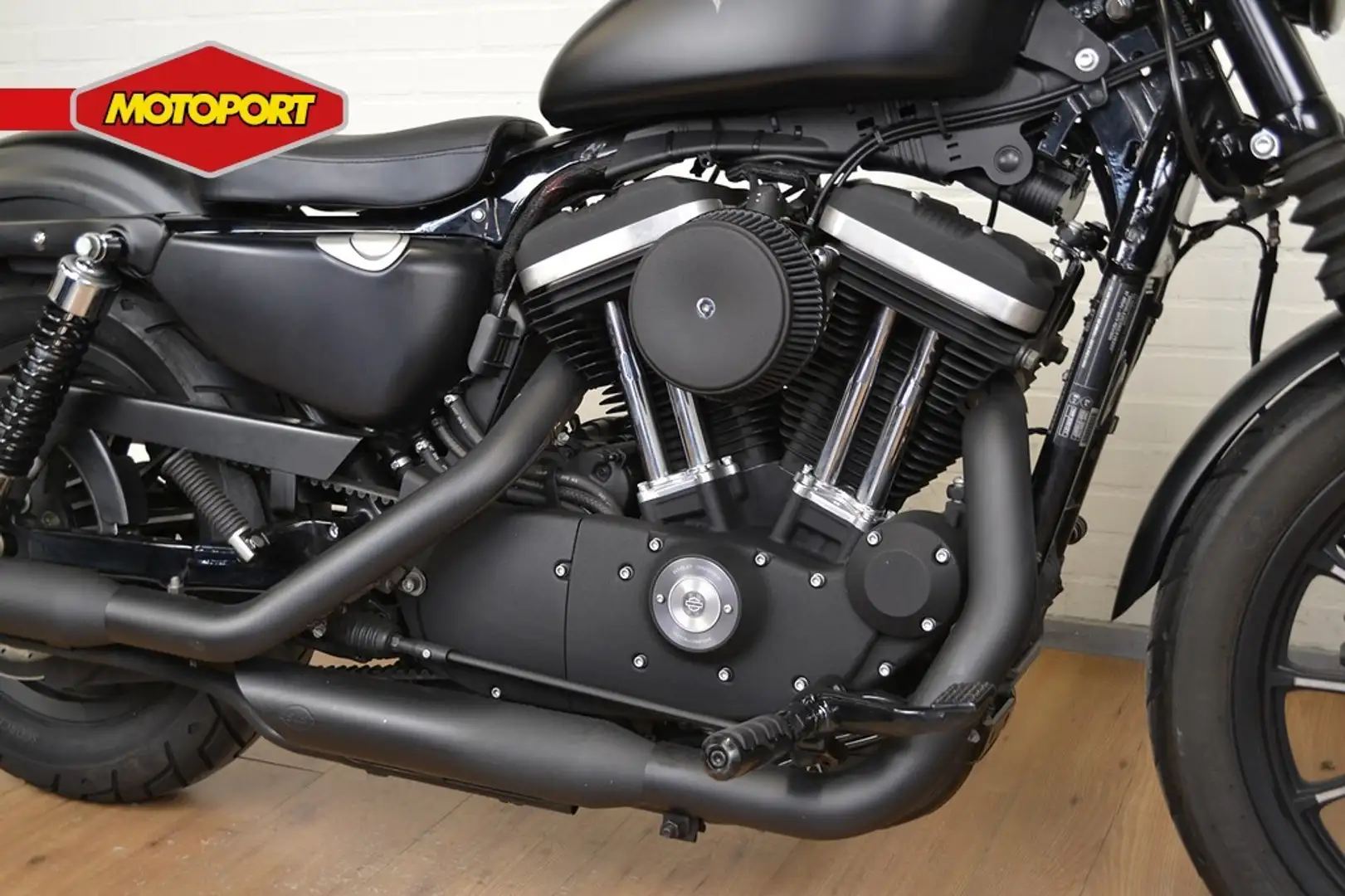 Harley-Davidson XL 883 IRON Negru - 2