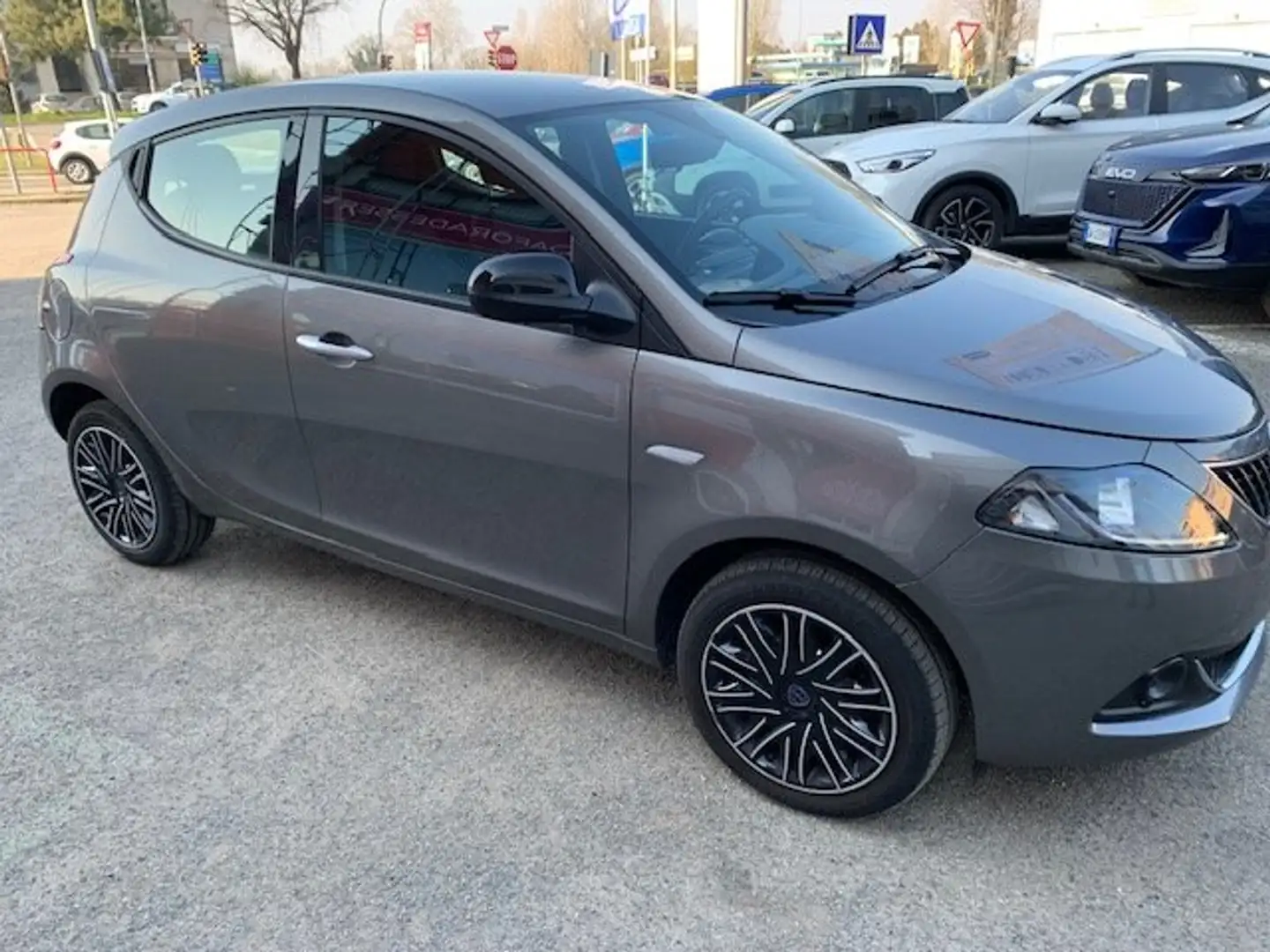 Lancia Ypsilon Ypsilon 1.0 hybrid Platino - soli 15.200 km! Gri - 2