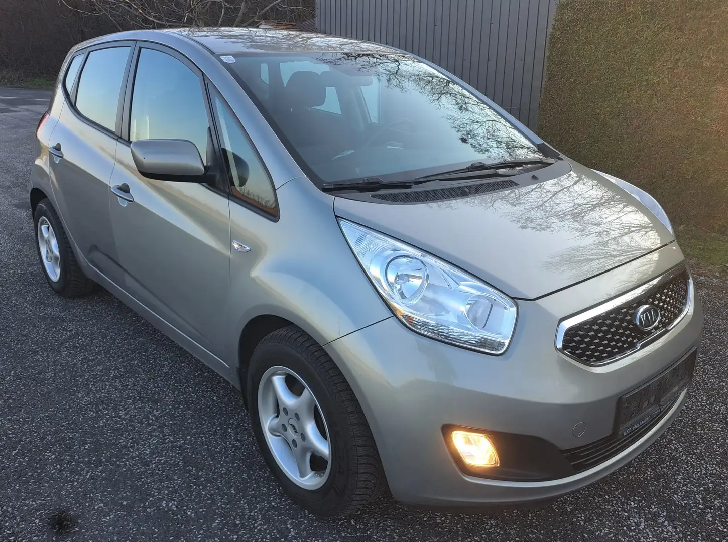 Kia Venga 1,4 CRDi Active ISG Grau - 2