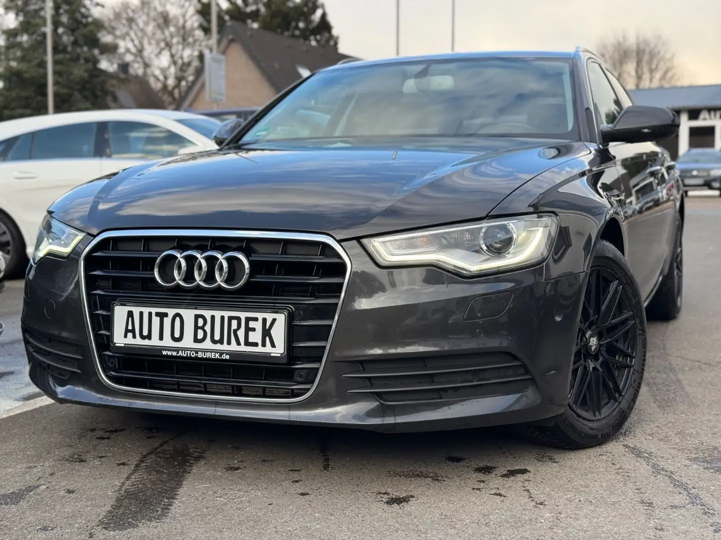 Audi A6 Avant 2.0TDI Aut. Navi TLeder Xenon RüK DAB Grijs - 1