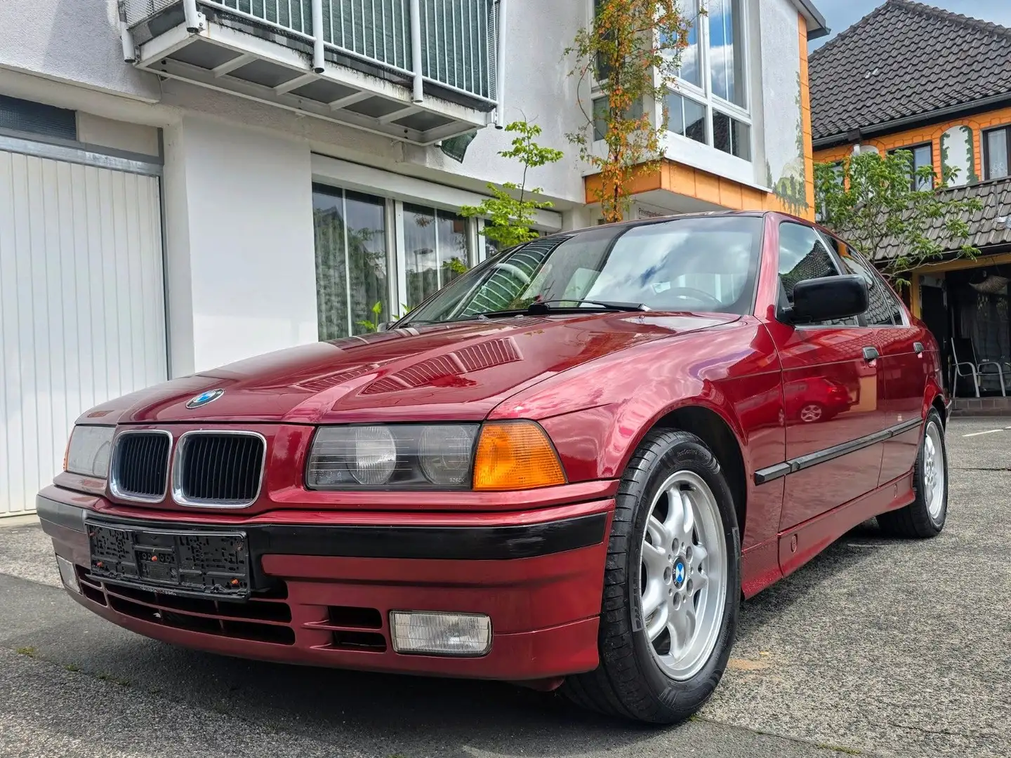 BMW 316 i E36 Lim.  166 TKM Tüv: 09/2025 Rood - 2