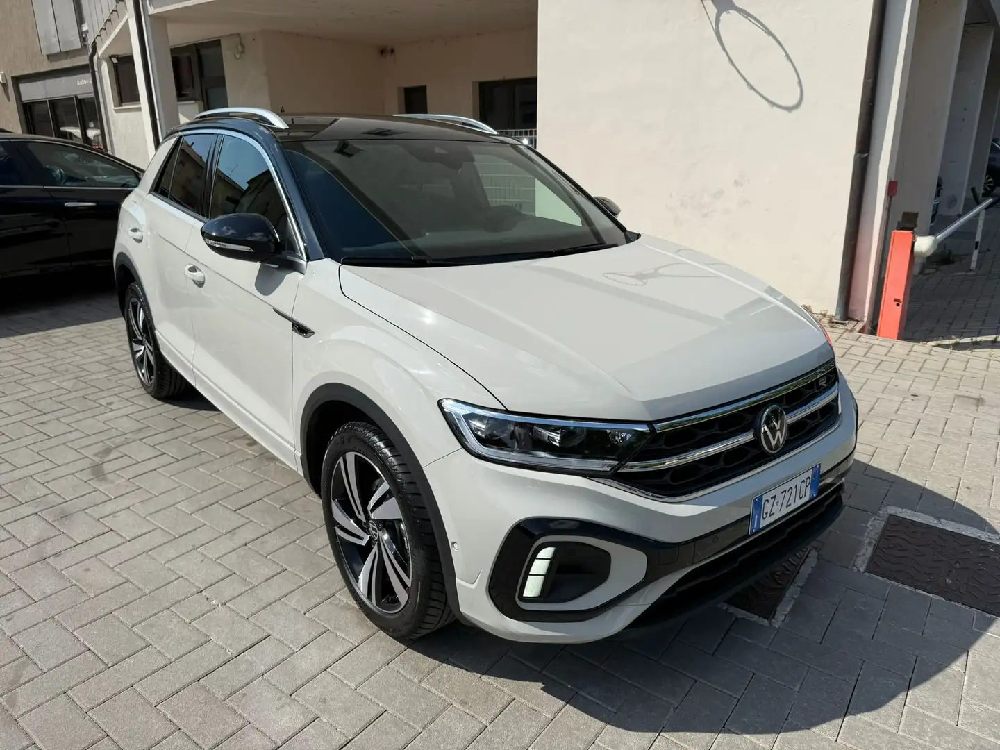 Volkswagen T-Roc T-Roc 1.0 Tsi R-Line 115cv Beige - 1
