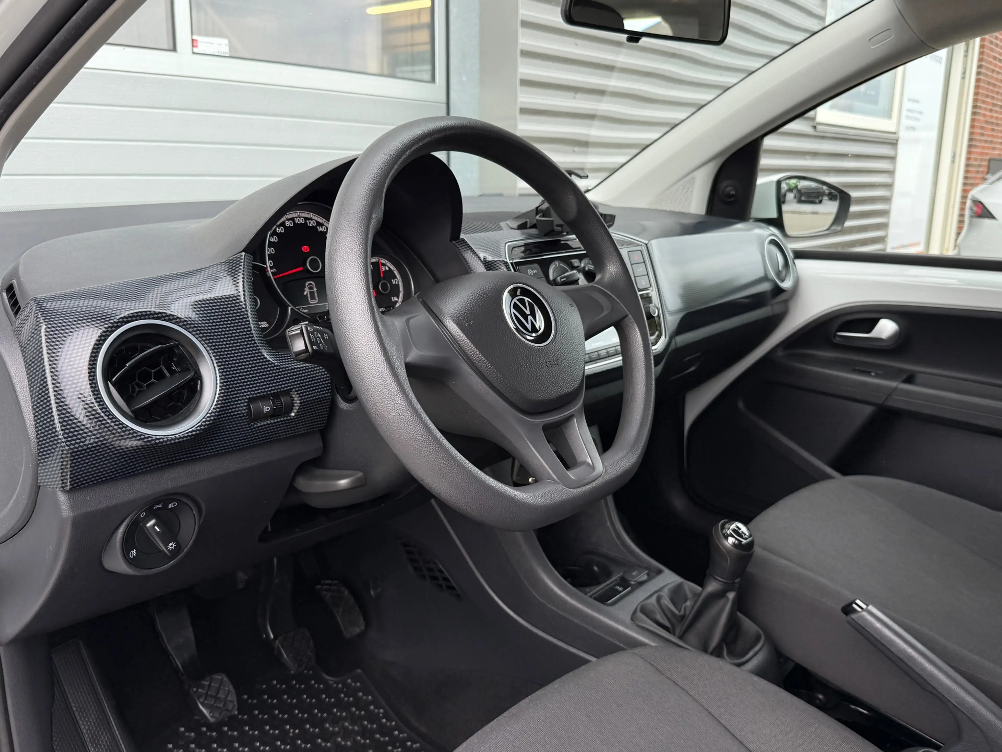 Volkswagen up! 1.0! 5-Drs! Airco! Camera! Cruise Control! — photo 8