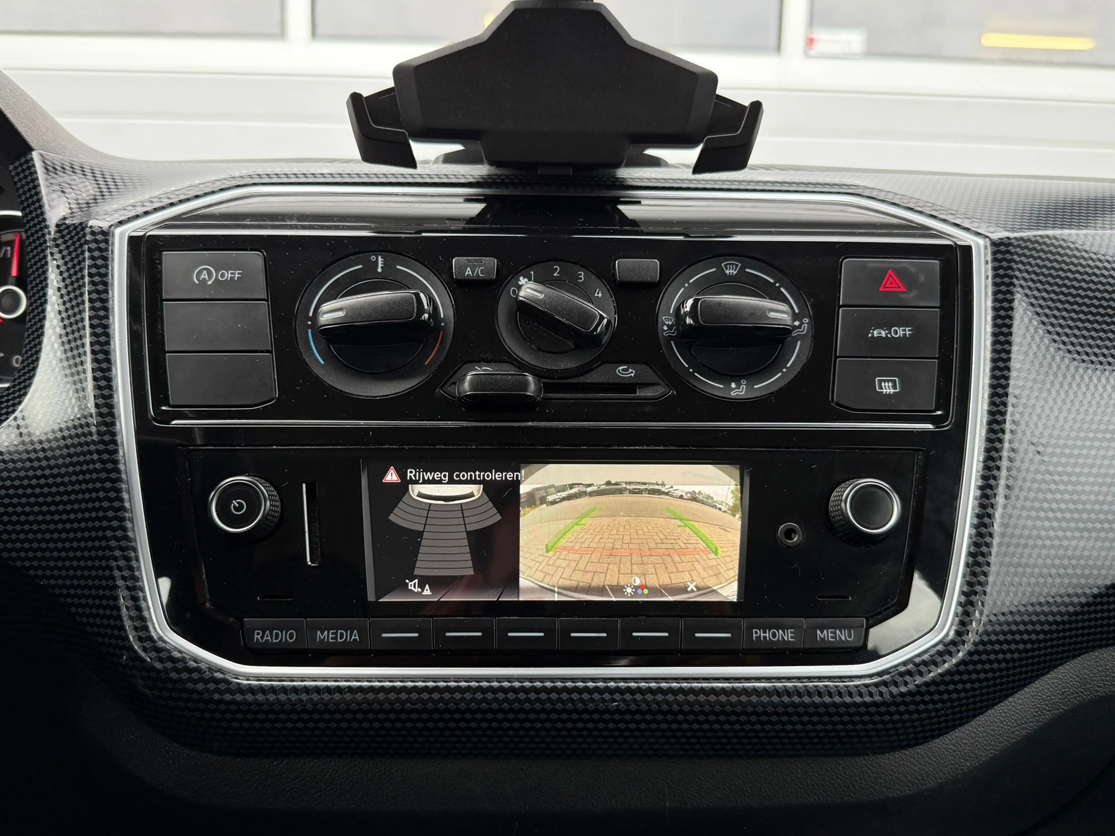 Volkswagen up! 1.0! 5-Drs! Airco! Camera! Cruise Control! — photo 11
