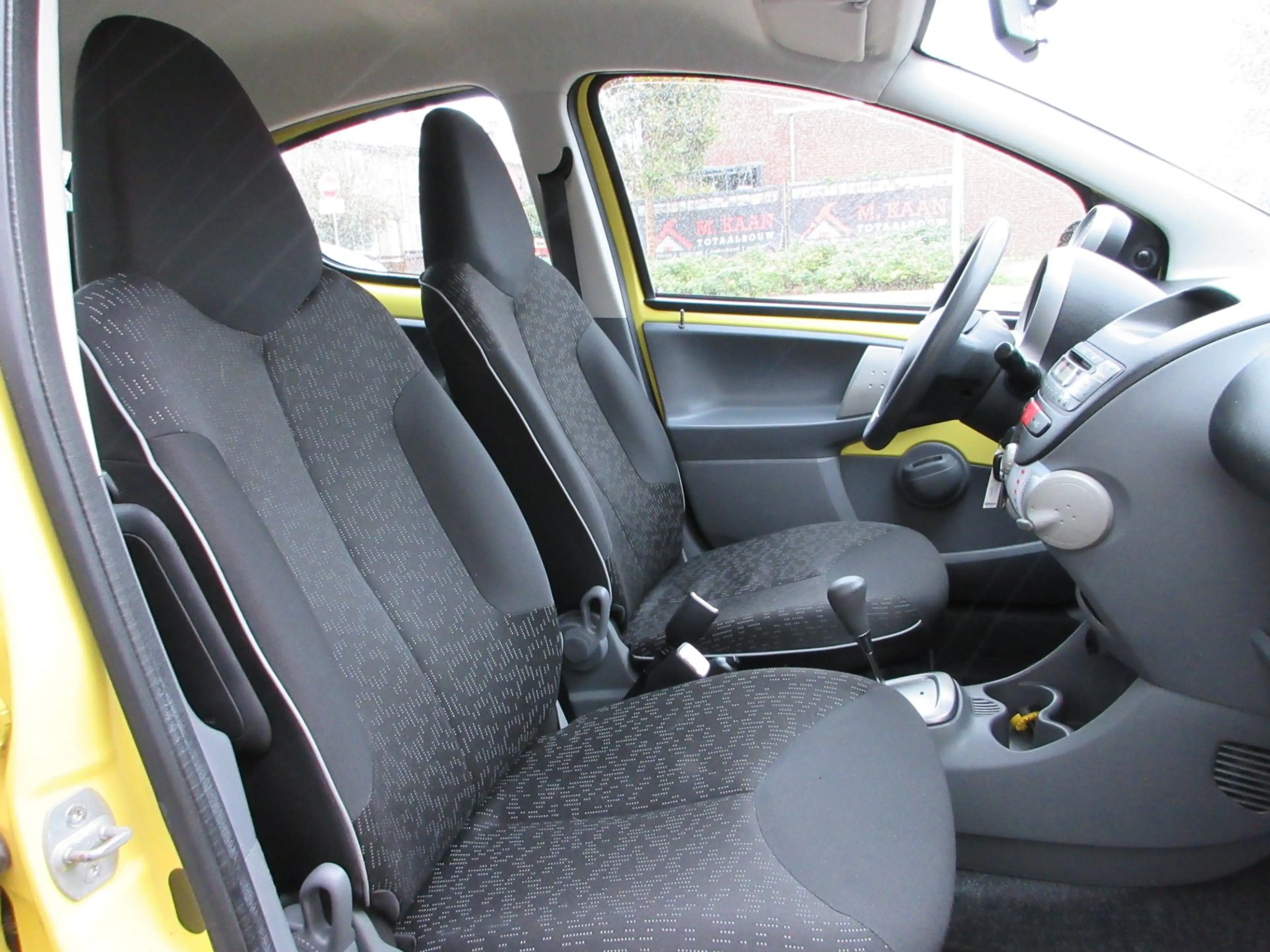 Peugeot 107 1.0-12V XS — photo 6