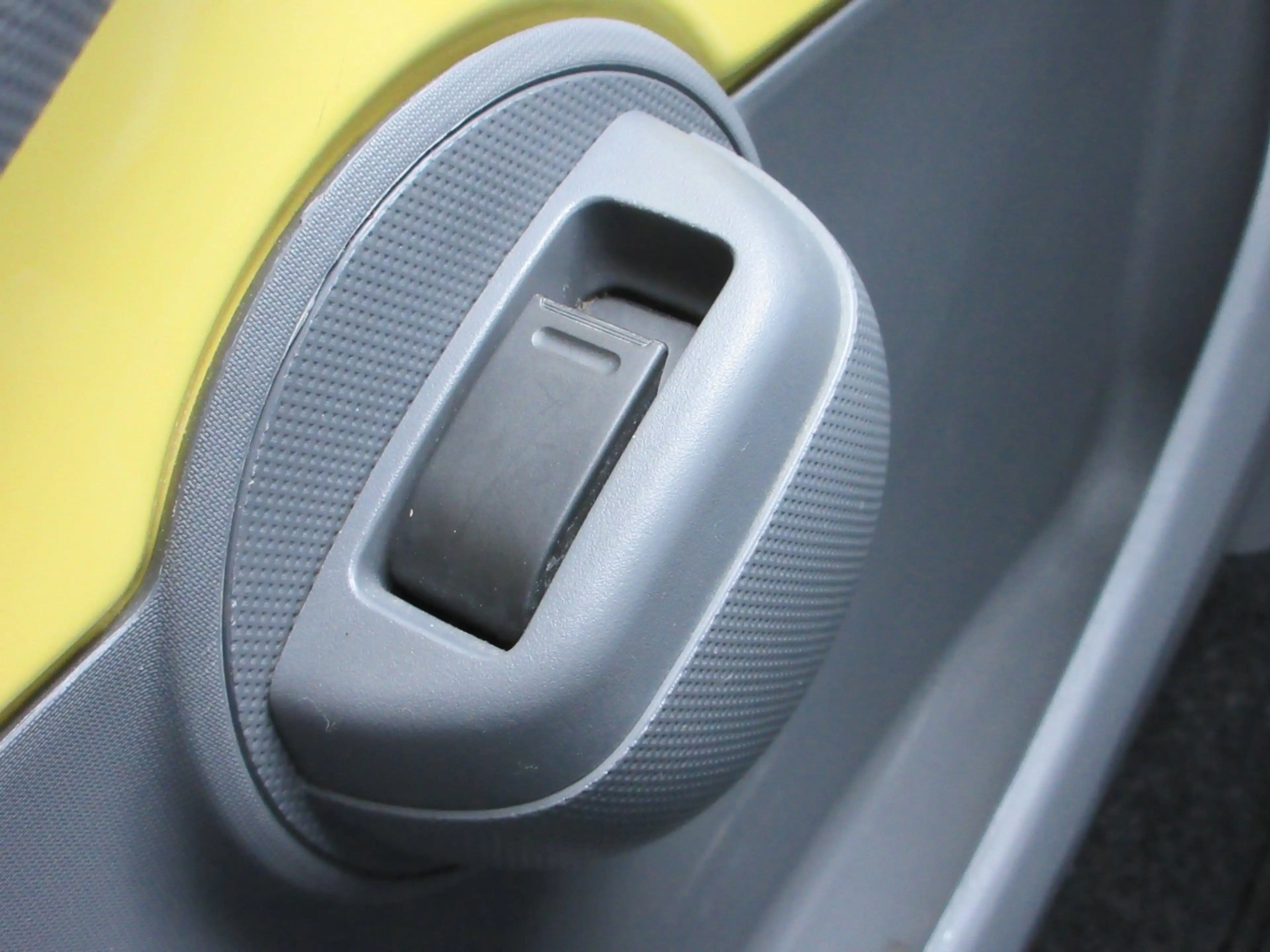 Peugeot 107 1.0-12V XS — photo 14