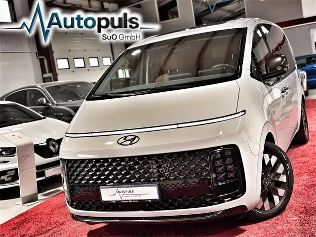 Hyundai STARIA Signature*4WD*PANO*VOLL*LED*ACC*360°BOSE