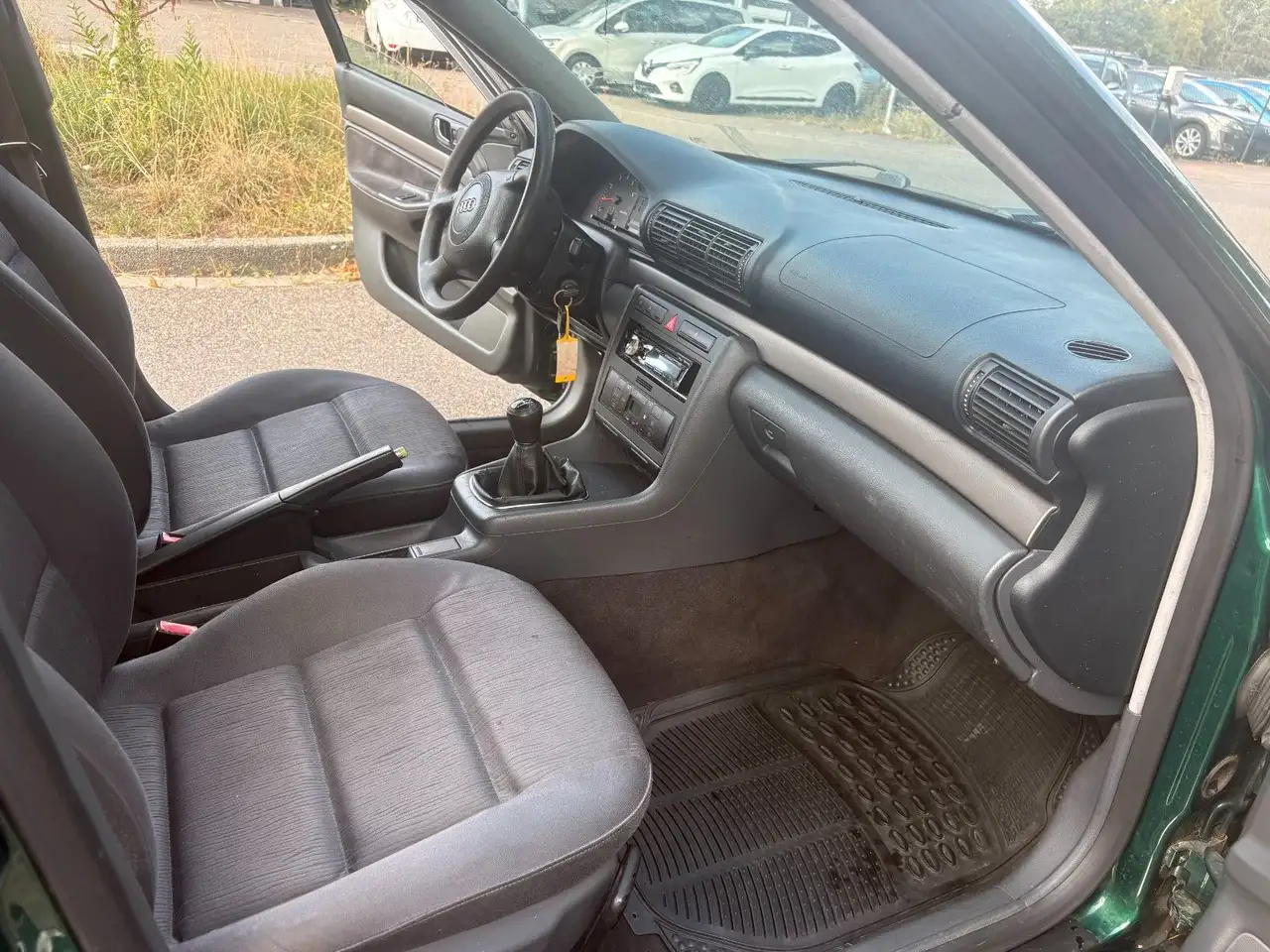 Audi A4 Benzin 1,6 Klima 5 Gang Tüv 09/2026 Alu., foto 10