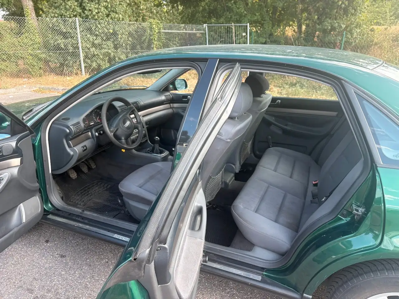 Audi A4 Benzin 1,6 Klima 5 Gang Tüv 09/2026 Alu., foto 9