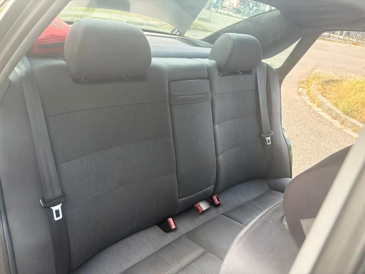 Audi A4 Benzin 1,6 Klima 5 Gang Tüv 09/2026 Alu., foto 12