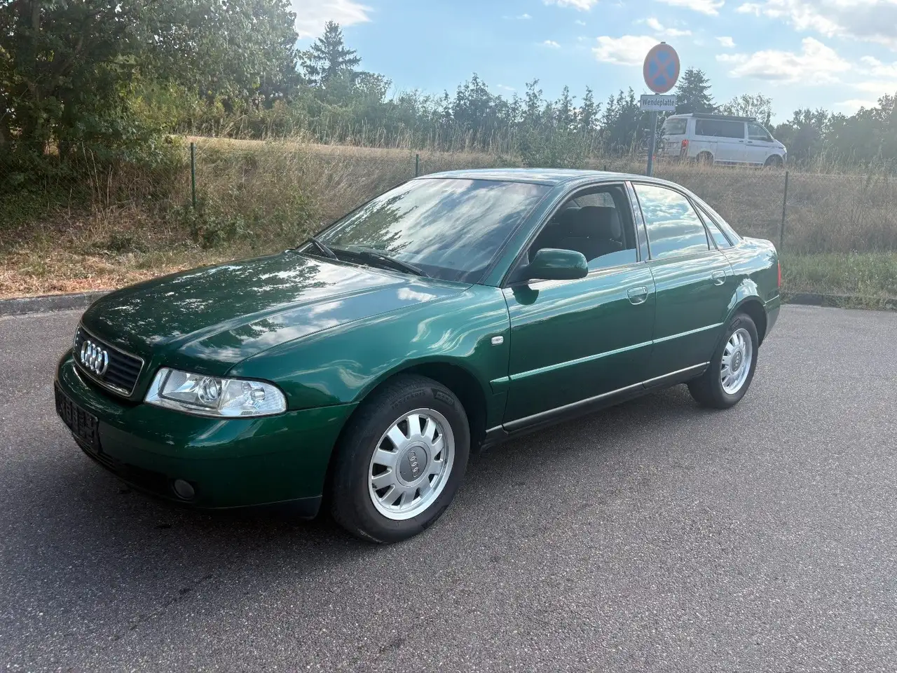 Audi A4 Benzin 1,6 Klima 5 Gang Tüv 09/2026 Alu., foto 1