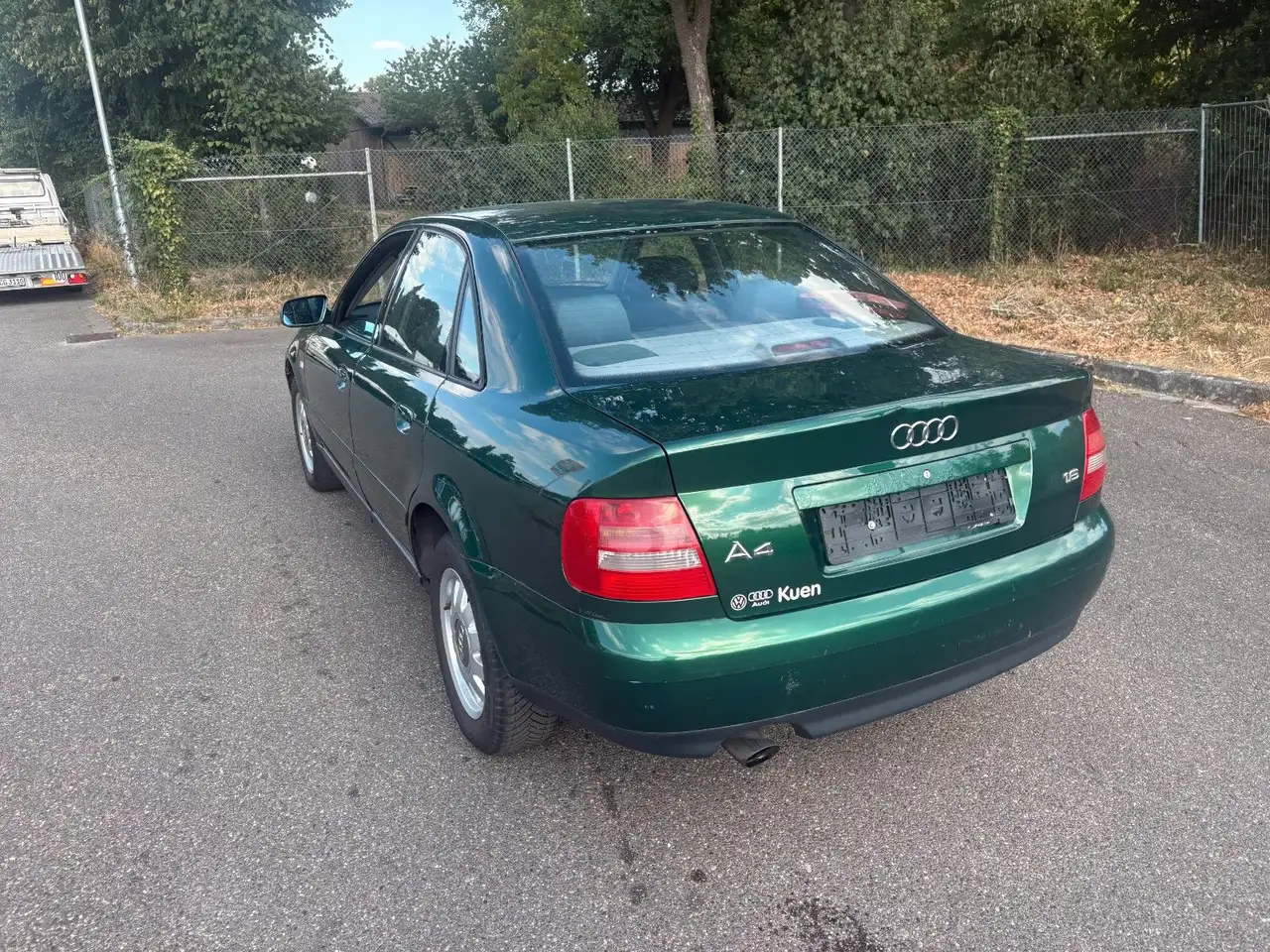 Audi A4 Benzin 1,6 Klima 5 Gang Tüv 09/2026 Alu., foto 4