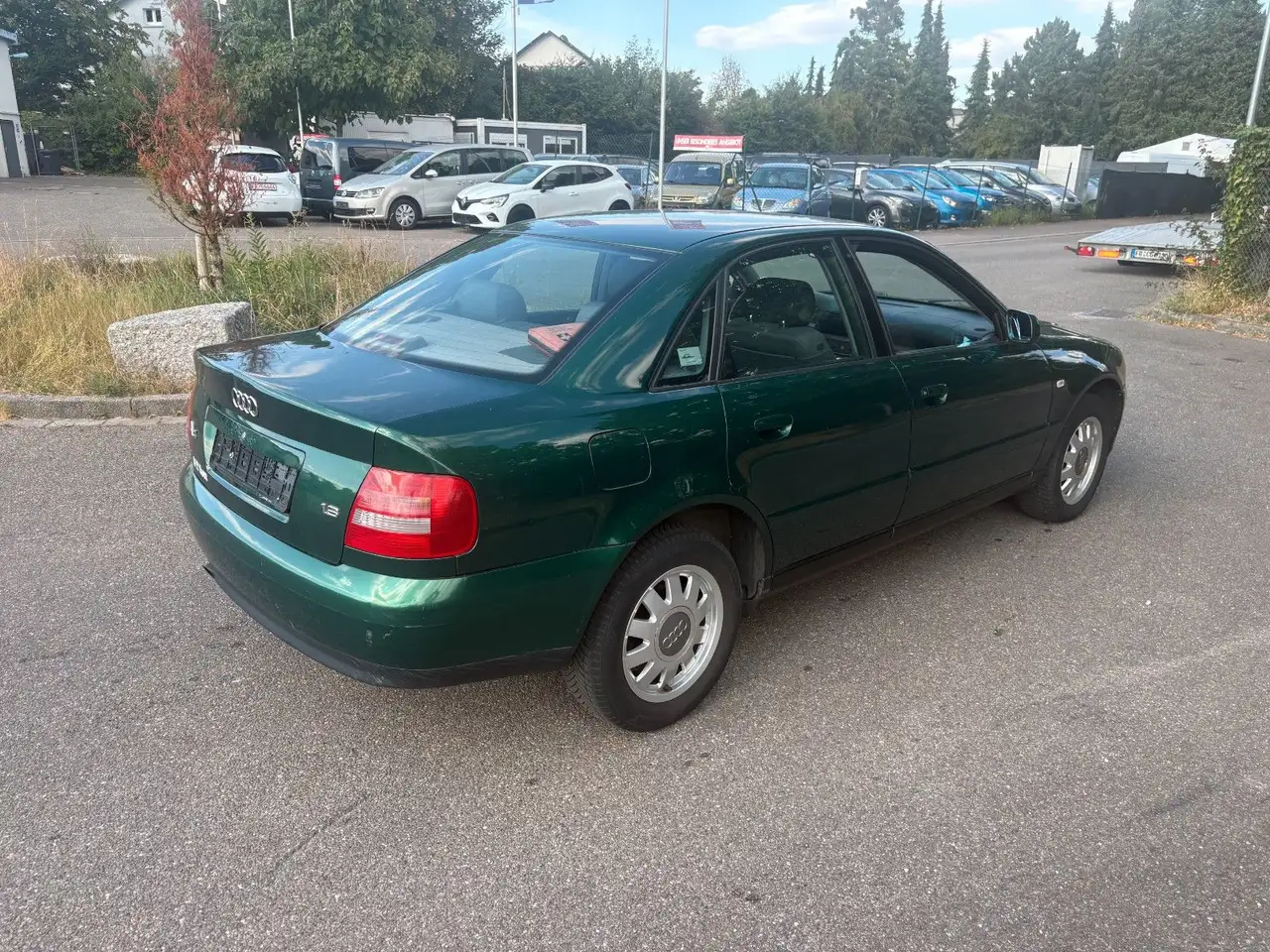Audi A4 Benzin 1,6 Klima 5 Gang Tüv 09/2026 Alu., foto 2