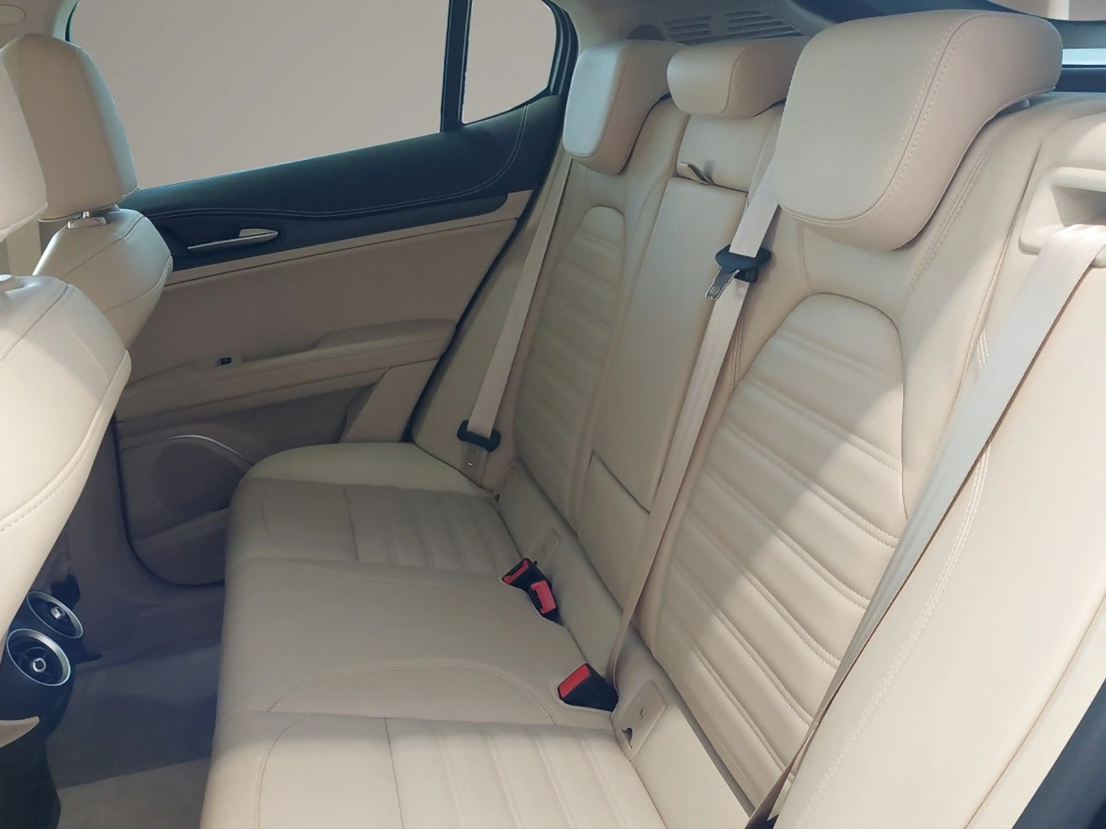 Alfa Romeo Stelvio Lusso Q4 2.2 JTDM Klima Einparkhilfe — photo 13
