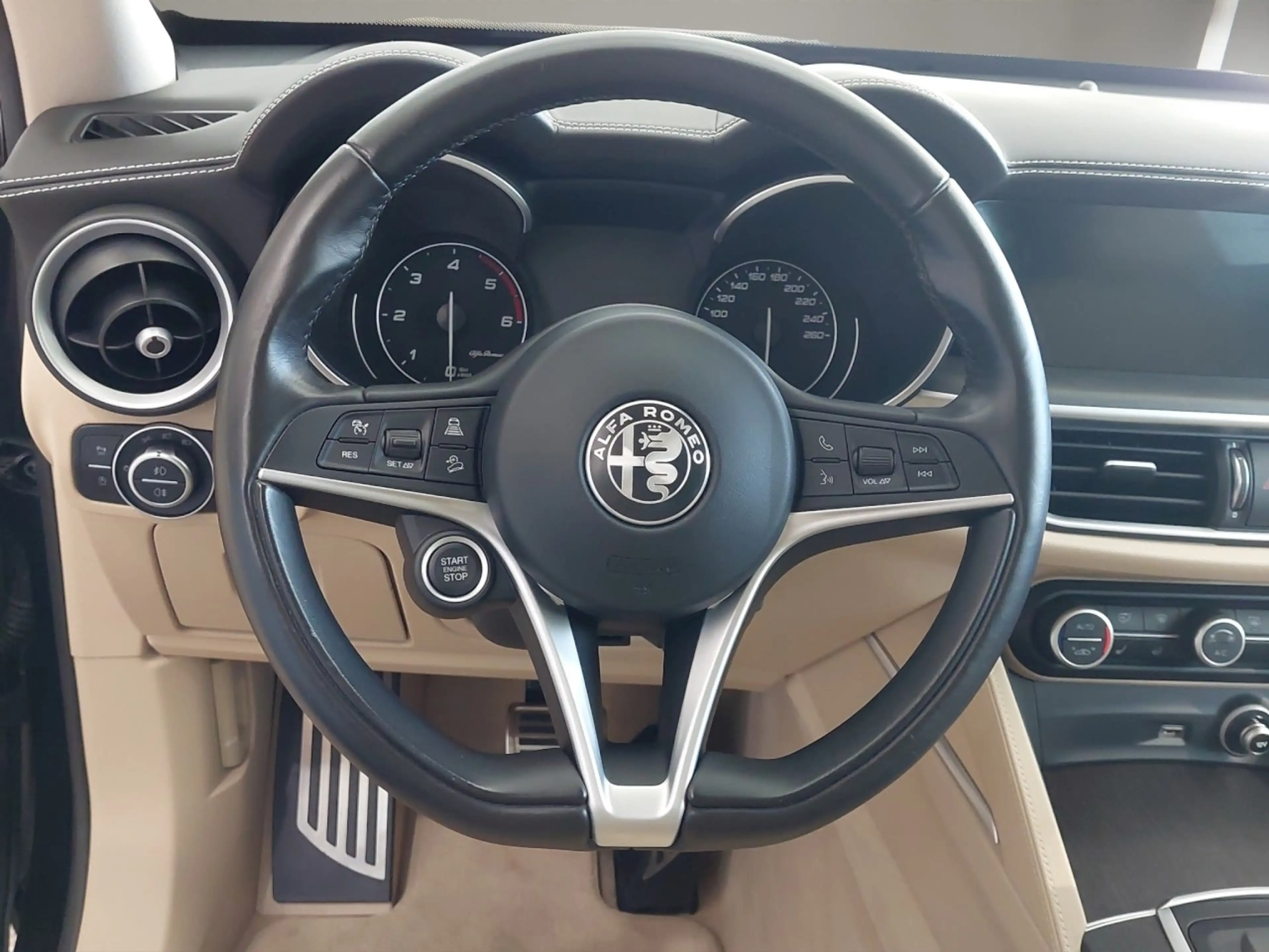 Alfa Romeo Stelvio Lusso Q4 2.2 JTDM Klima Einparkhilfe — photo 10