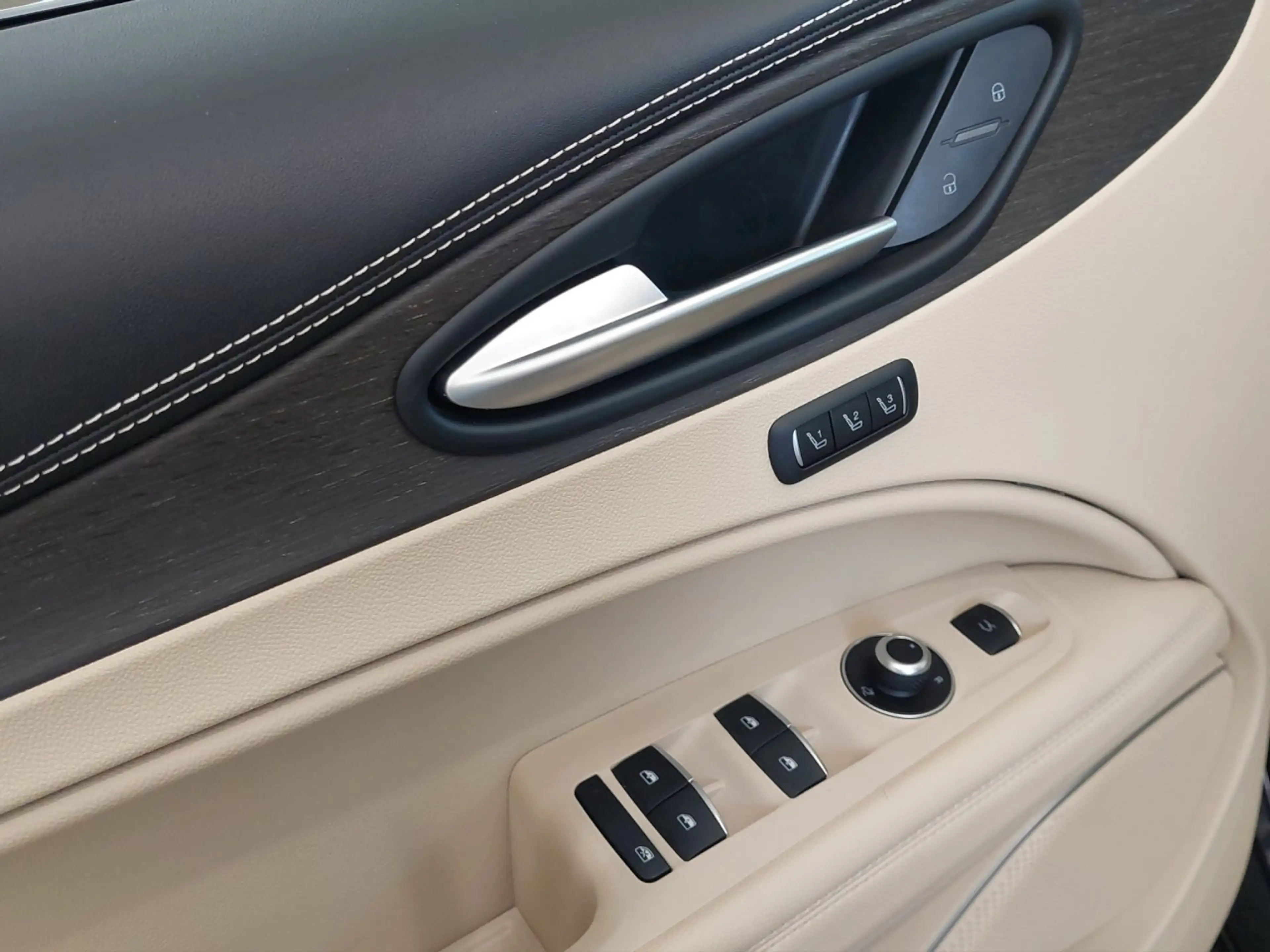 Alfa Romeo Stelvio Lusso Q4 2.2 JTDM Klima Einparkhilfe — photo 12