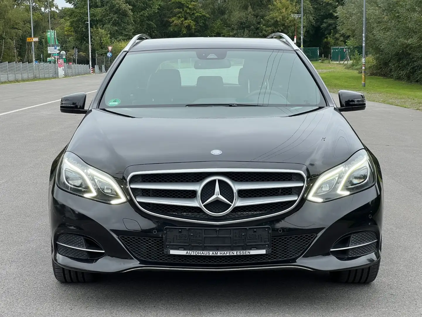 Mercedes-Benz E 220 T CDI BlueEfficiency Avantgarde*AHK*PDC* Schwarz - 2
