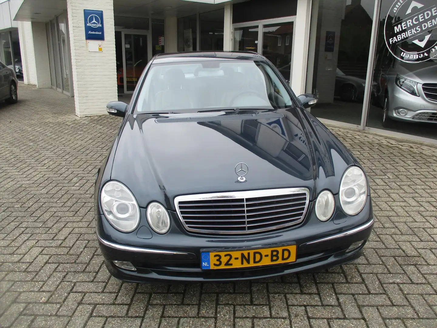 Mercedes-Benz E 320 3.2 E320 SEDAN AUT Avantgarde / 2e EIG Noir - 2
