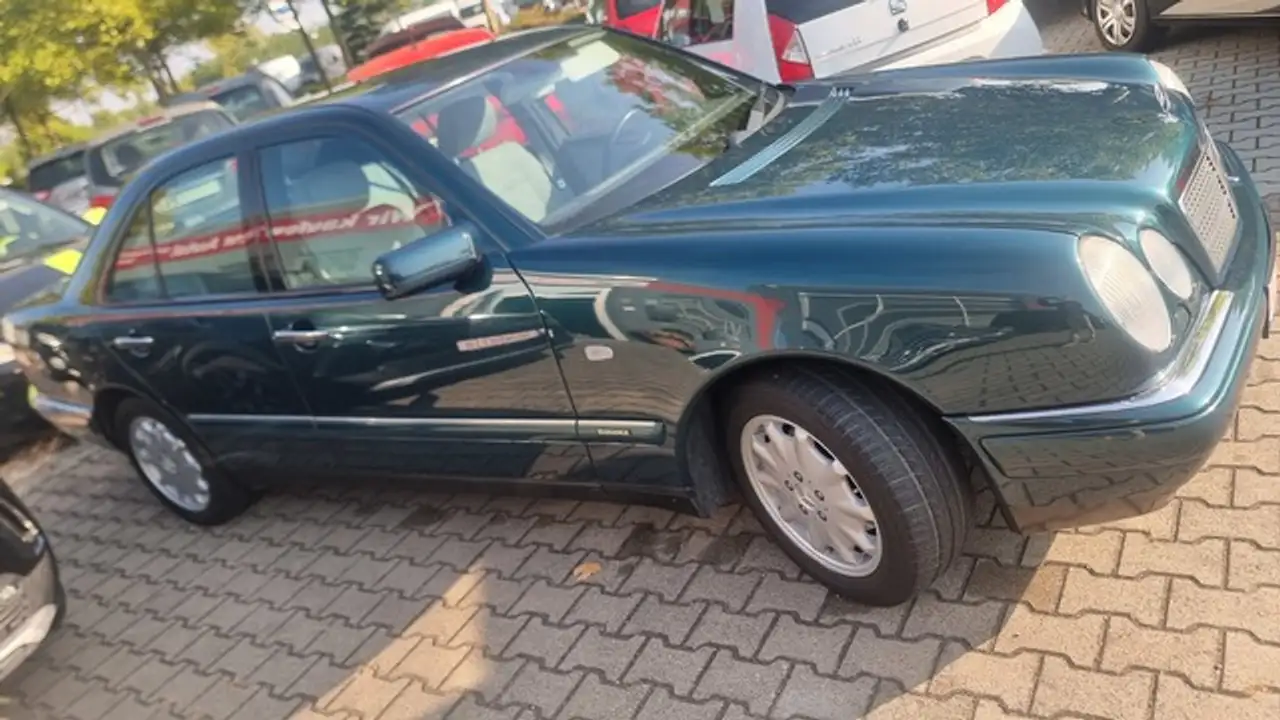 Mercedes-Benz E 320 AUTOMATIK ELEGANCE OLDTIMER, foto 2