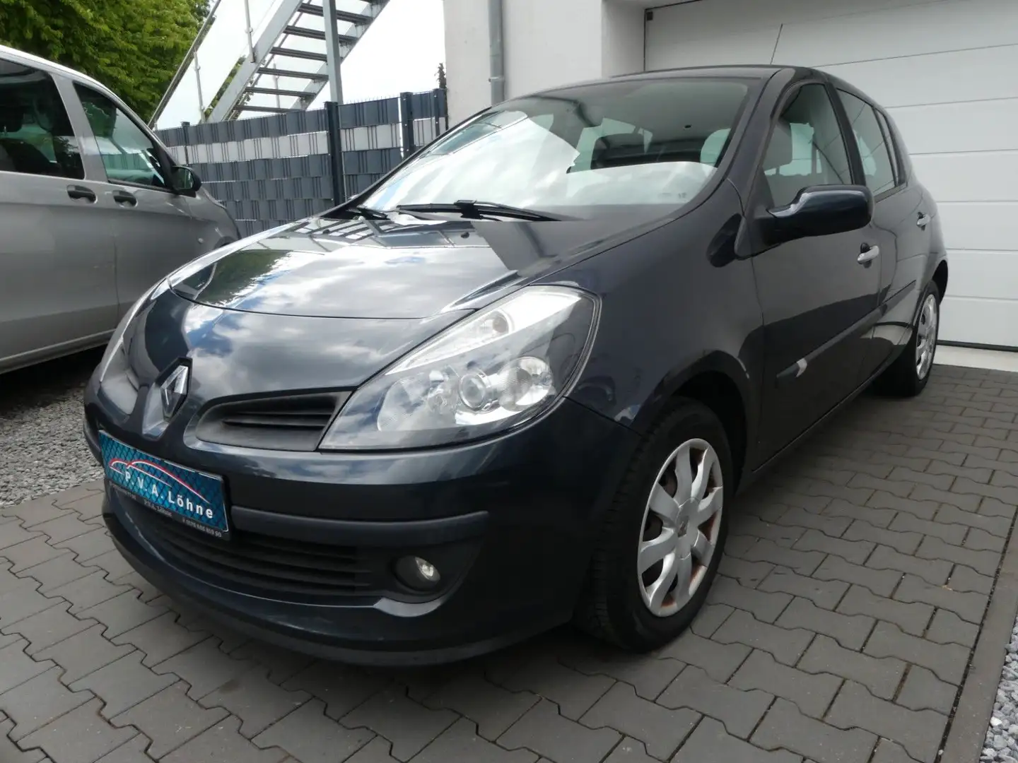 Renault Clio III 1.6 16V Edition Dynamique Klima | E. FH Grau - 2