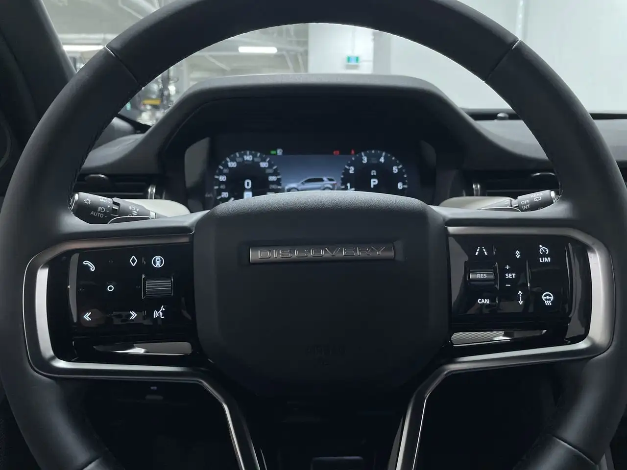 Land Rover Discovery Sport снимка Land Rover Discovery Sport